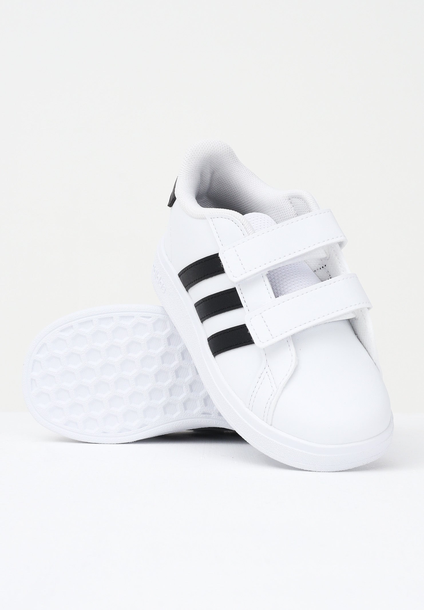 ADIDAS PERFORMANCE Sneakers Grand Court Lifestyle Hook and Loop bianche e nere da neonato GW6527 . ADIDAS PERFORMANCE