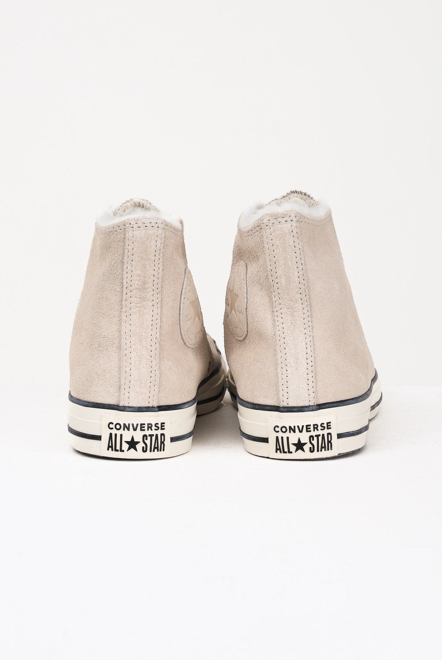 CONVERSE Sneakers Chuck Taylor All Star Cozy Suede beige per uomo e donna A17975C . CONVERSE