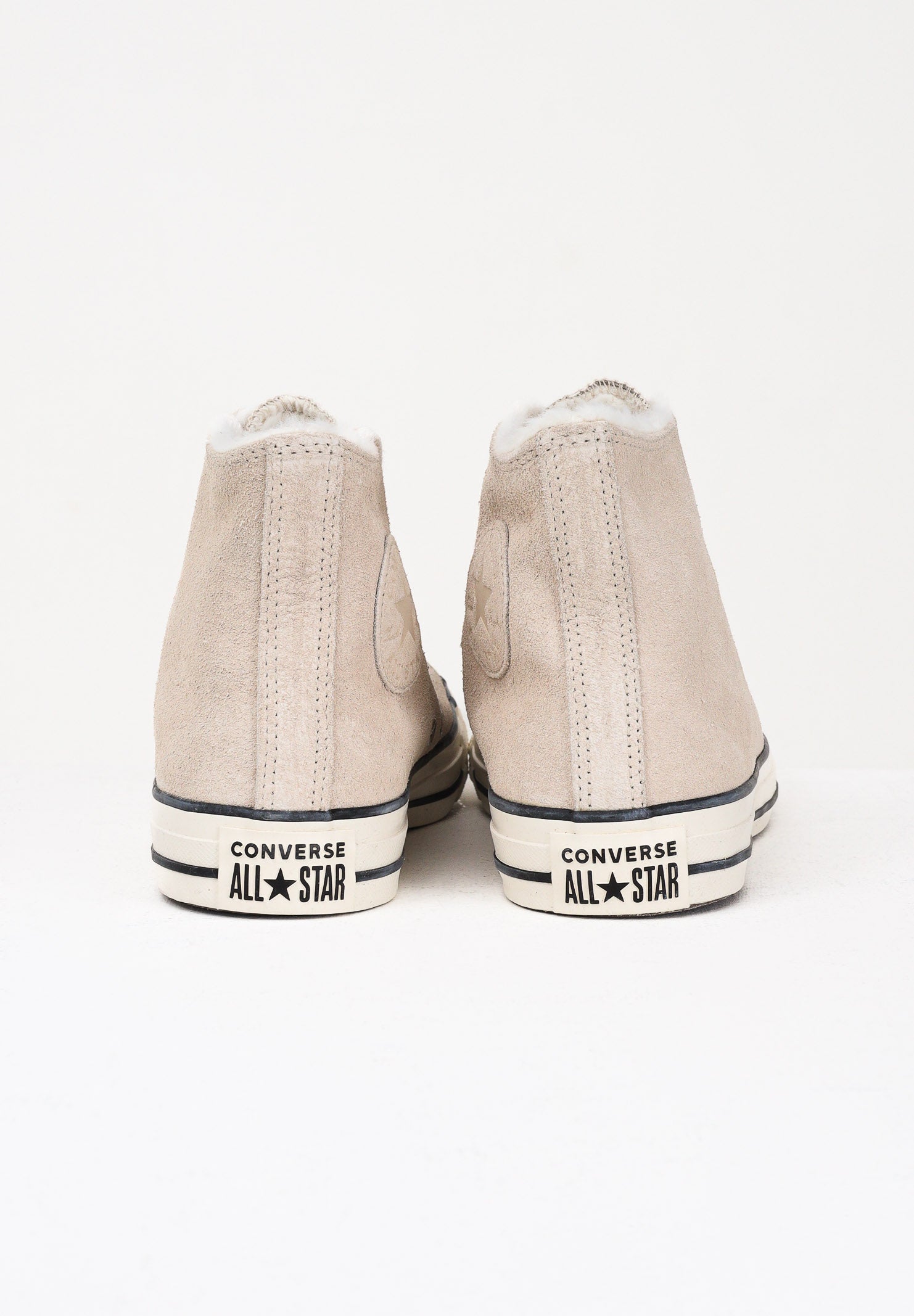 CONVERSE Sneakers Chuck Taylor All Star Cozy Suede beige per uomo e donna A17975C . CONVERSE