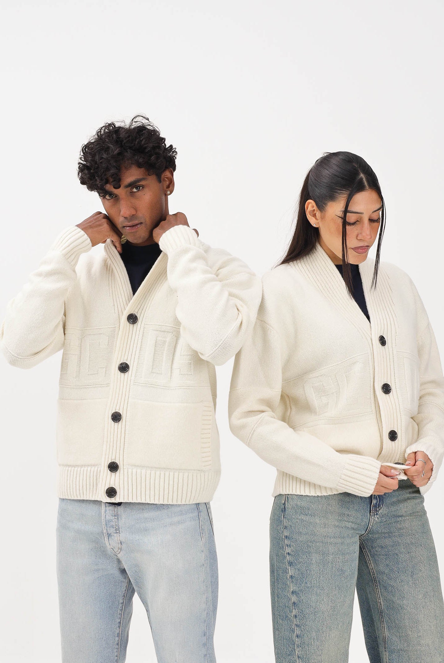 GCDS Cardigan panna per uomo e donna con logo B2CM1804KI8 15 GCDS