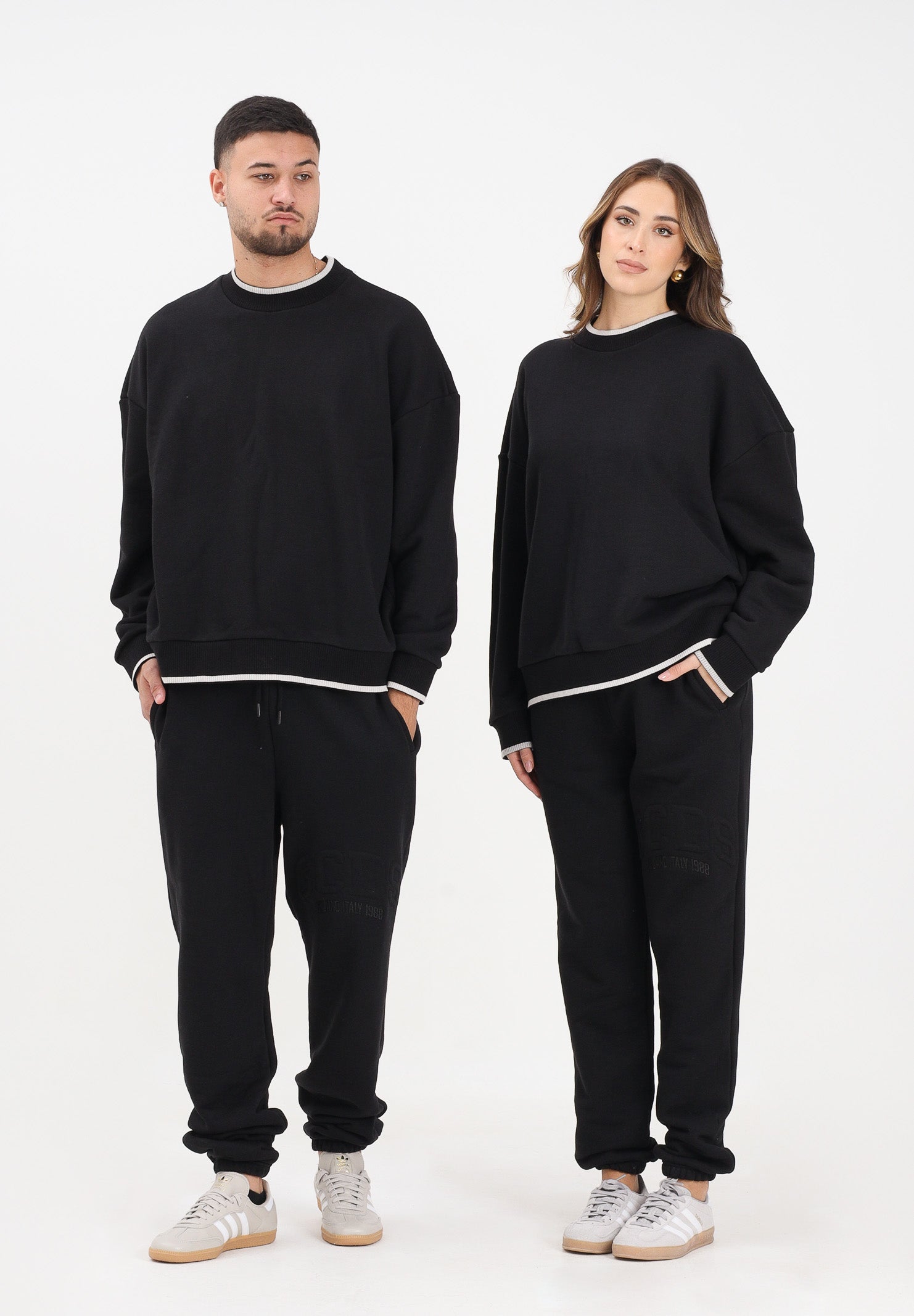 GCDS Pantalone sportivo nero per uomo e donna con logo impresso B2EM3006JD1 99 GCDS