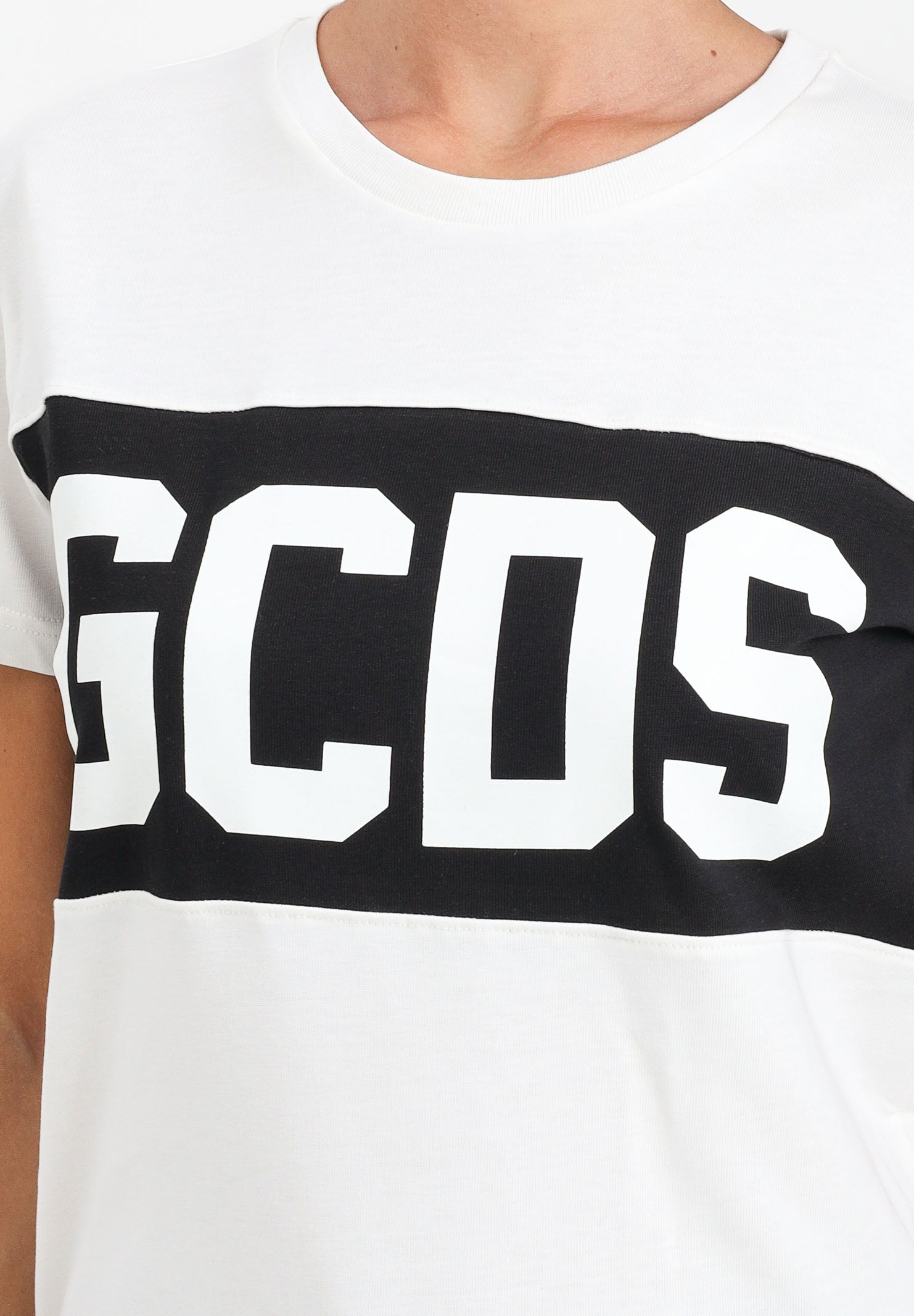 GCDS T-shirt a manica corta bianca per donna, ragazzi e bambini con fascia nera logata B2JU2329JF1 15 GCDS