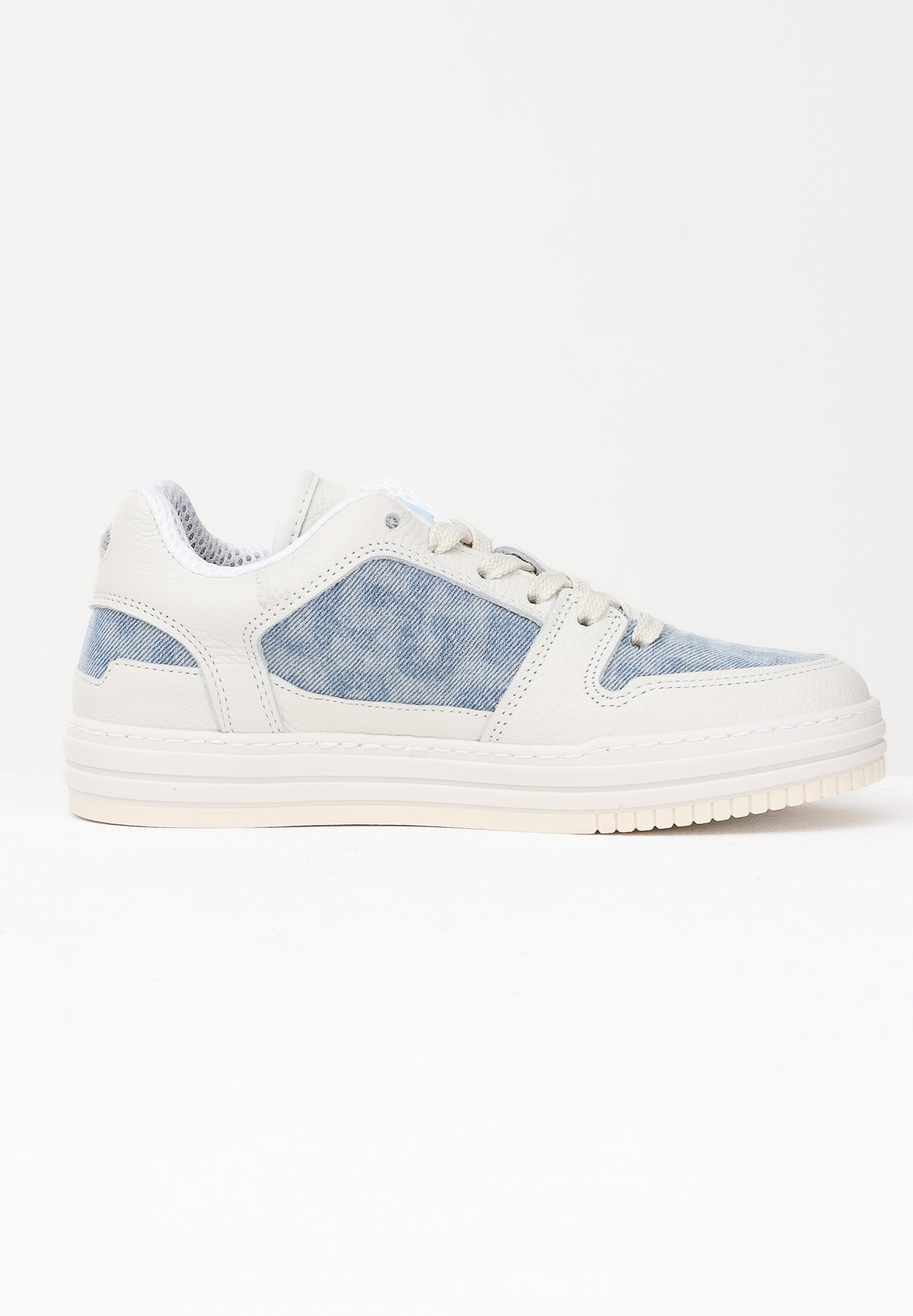 GCDS Sneakers panna da uomo con inserti in denim chiaro GCU1011 460 GCDS
