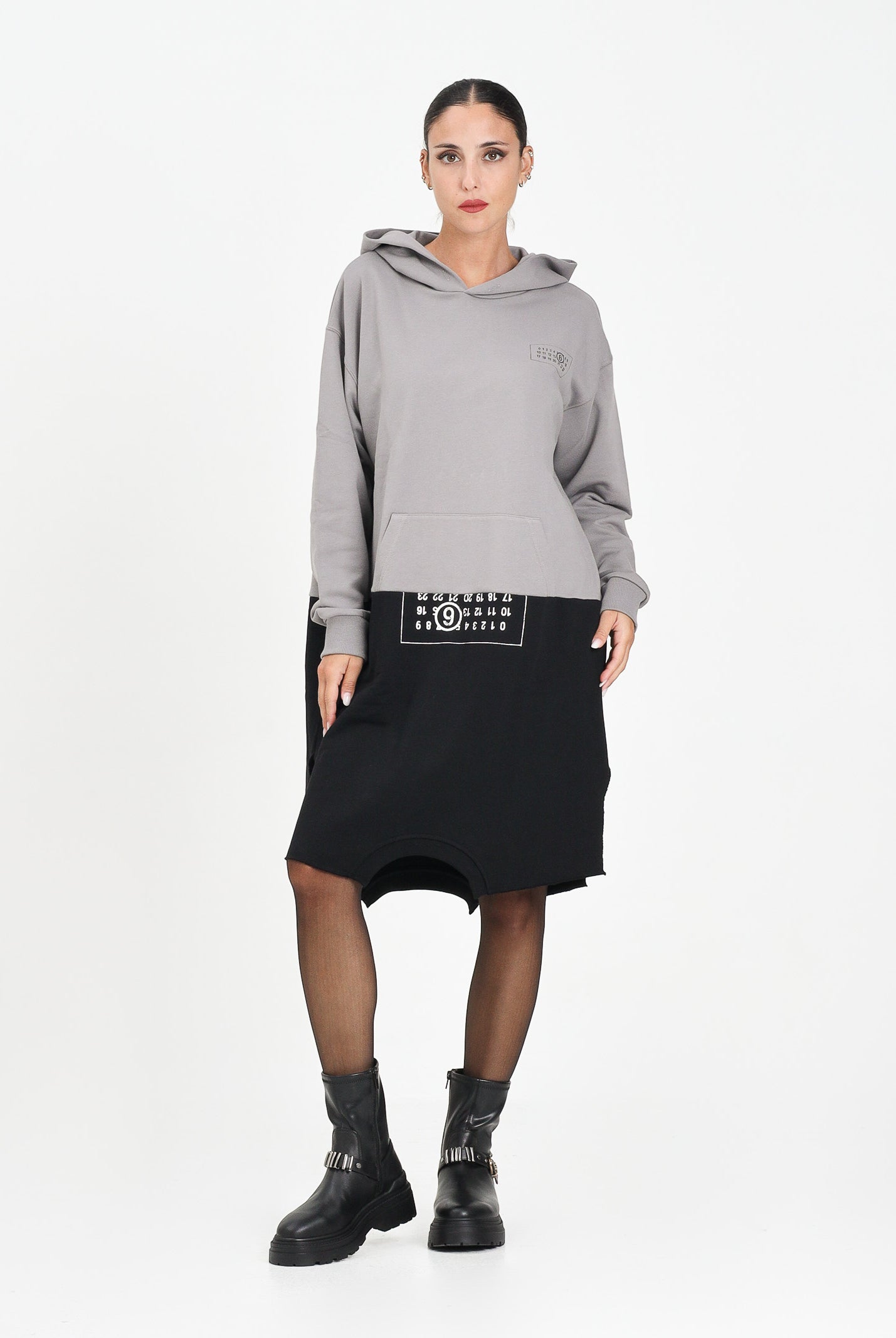 MAISON MARGIELA Abito maxi felpa grigia e nera per donna e ragazze dallo stile re-cut MM6 M60852MM04H M6C37 MAISON MARGIELA