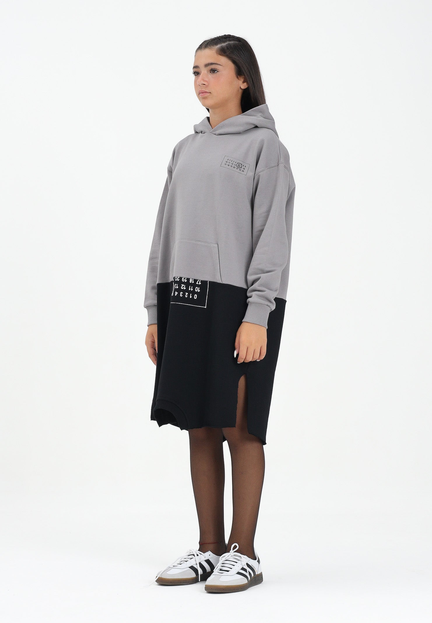 MAISON MARGIELA Abito maxi felpa grigia e nera per donna e ragazze dallo stile re-cut MM6 M60852MM04H M6C37 MAISON MARGIELA