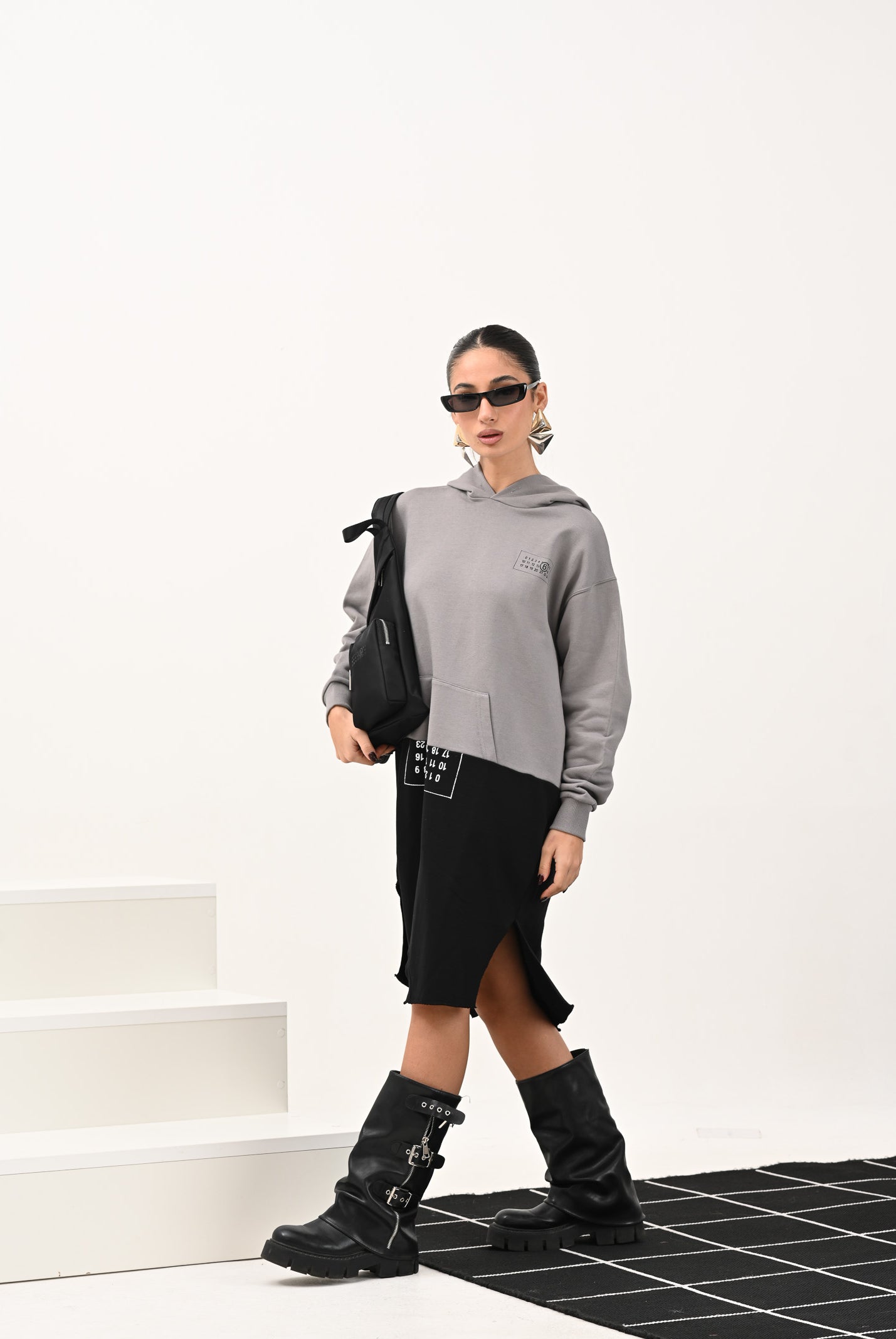 MAISON MARGIELA Abito maxi felpa grigia e nera per donna e ragazze dallo stile re-cut MM6 M60852MM04H M6C37 MAISON MARGIELA