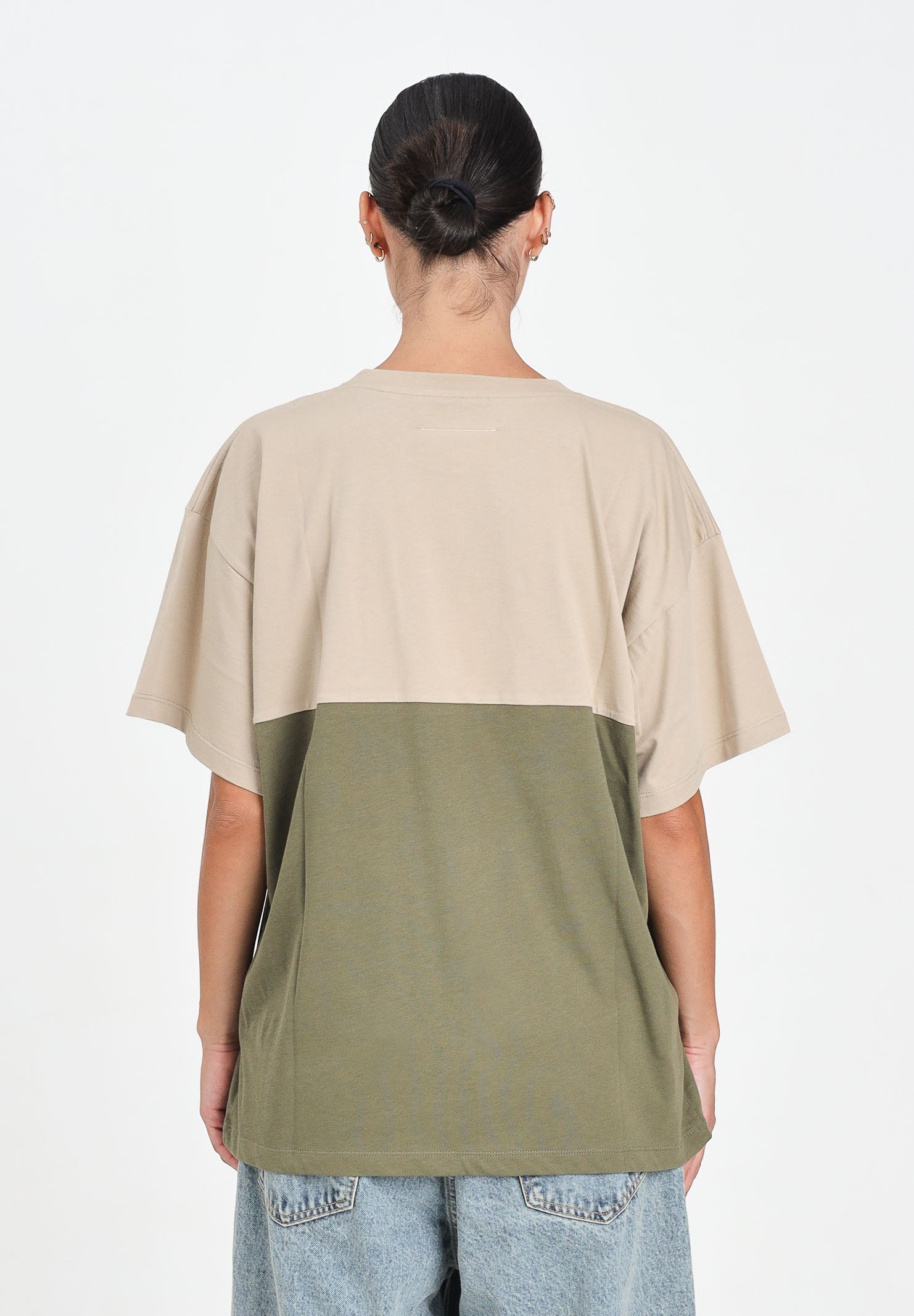 MAISON MARGIELA T-shirt a manica corta beige e verde per donna, ragazzi e bambini caratterizzata da una costruzione re-cut M60876MM04I M6C38 MAISON MARGIELA