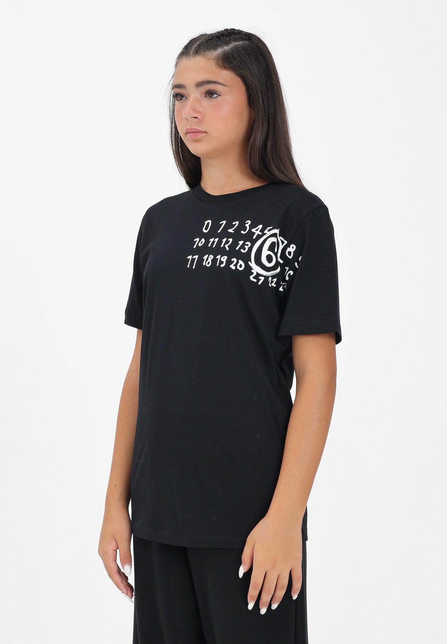 MAISON MARGIELA T-shirt a manica corta nera per donna, ragazzi e bambini arricchita da un logo Hand Written M60897MM02Y M6900 MAISON MARGIELA