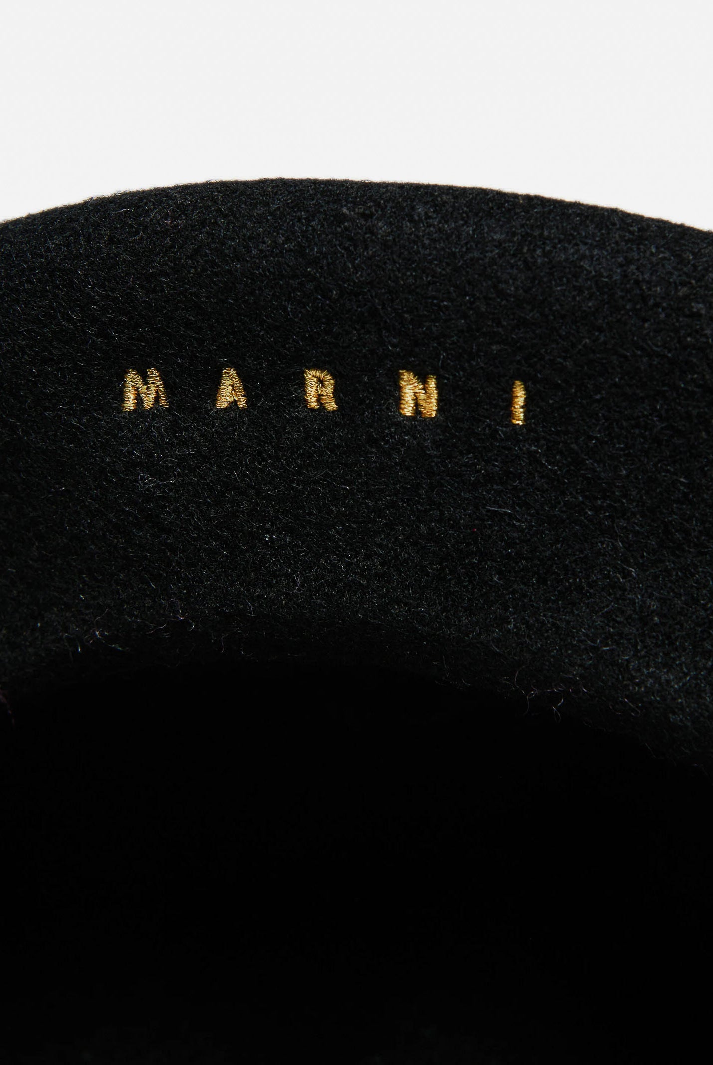 MARNI Basco nero da donna in misto lana con logo M01641M00W0 0M900 MARNI
