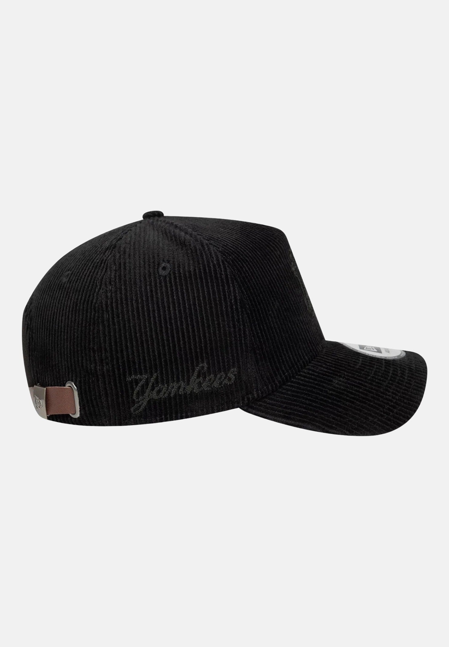 NEW ERA Cappello con visiera 9FORTY E-Frame New York Yankees MLB nero per uomo e donna 60759016 . NEW ERA