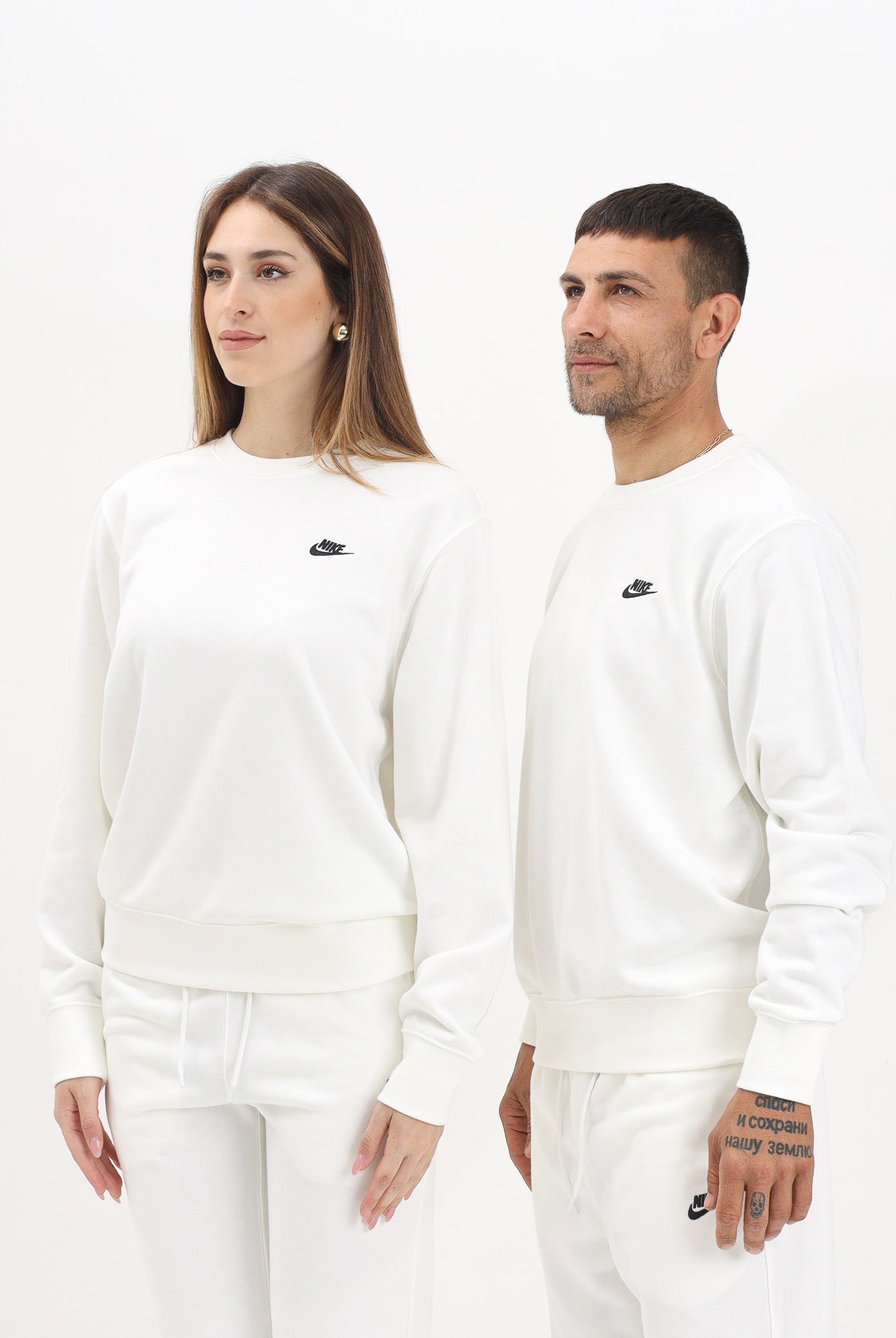 NIKE Felpa girocollo Nike Club bianca per uomo e donna FN3888 133 NIKE