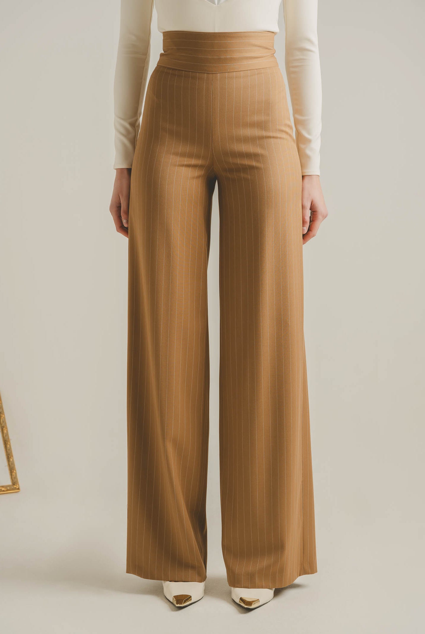 SANTAS Pantalone elegante POUVOIR color miele da donna con micro gessatura PV2626 MI SANTAS
