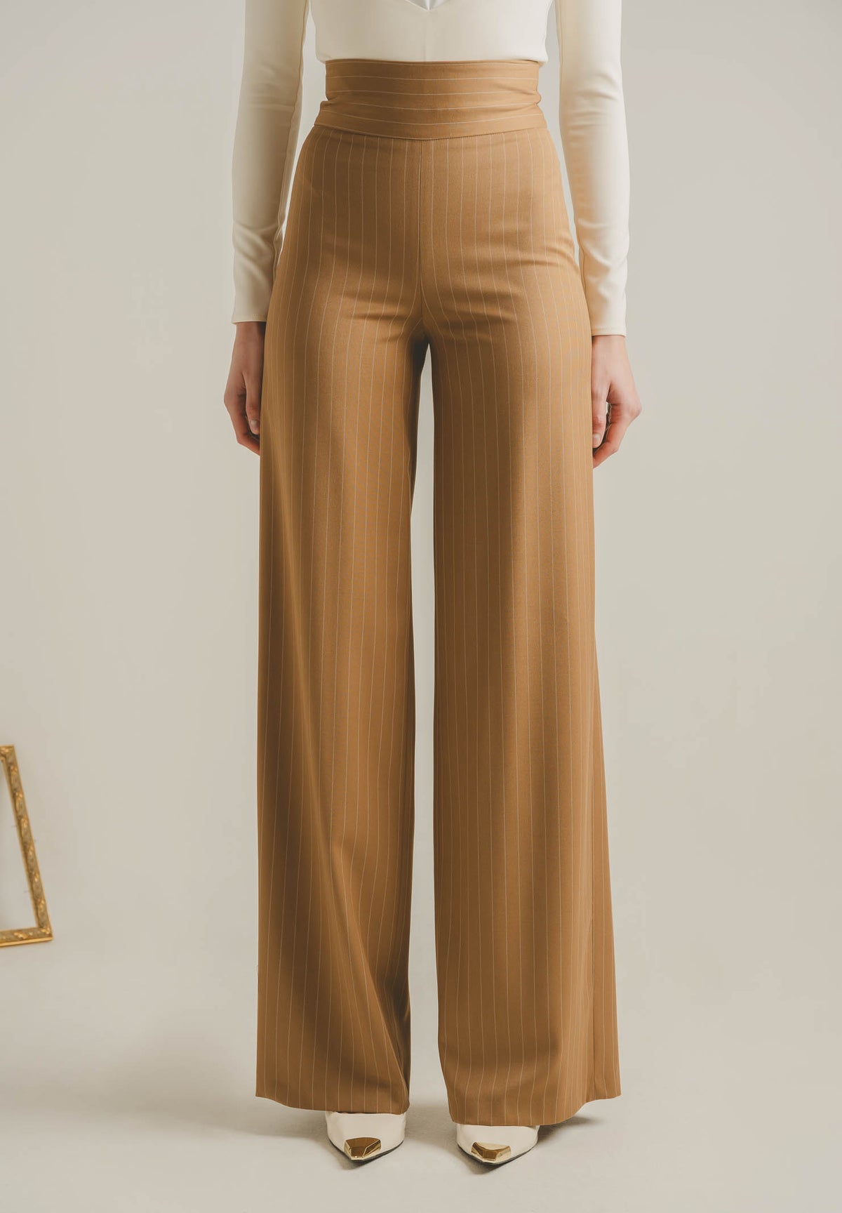 SANTAS Pantalone elegante POUVOIR color miele da donna con micro gessatura PV2626 MI SANTAS