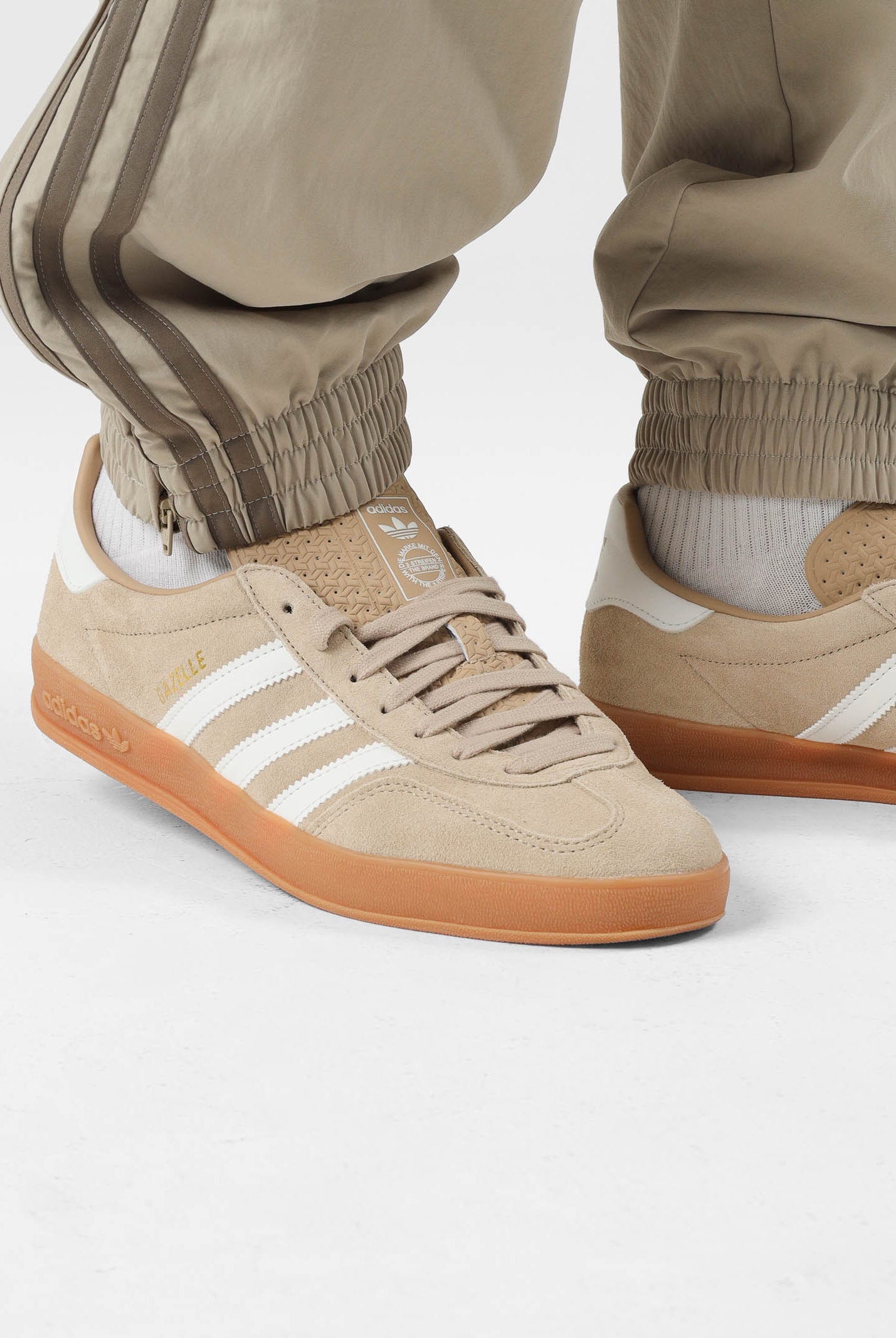 ADIDAS ORIGINALS Sneakers Gazelle Indoor beige per uomo e donna HQ5154 . ADIDAS ORIGINALS