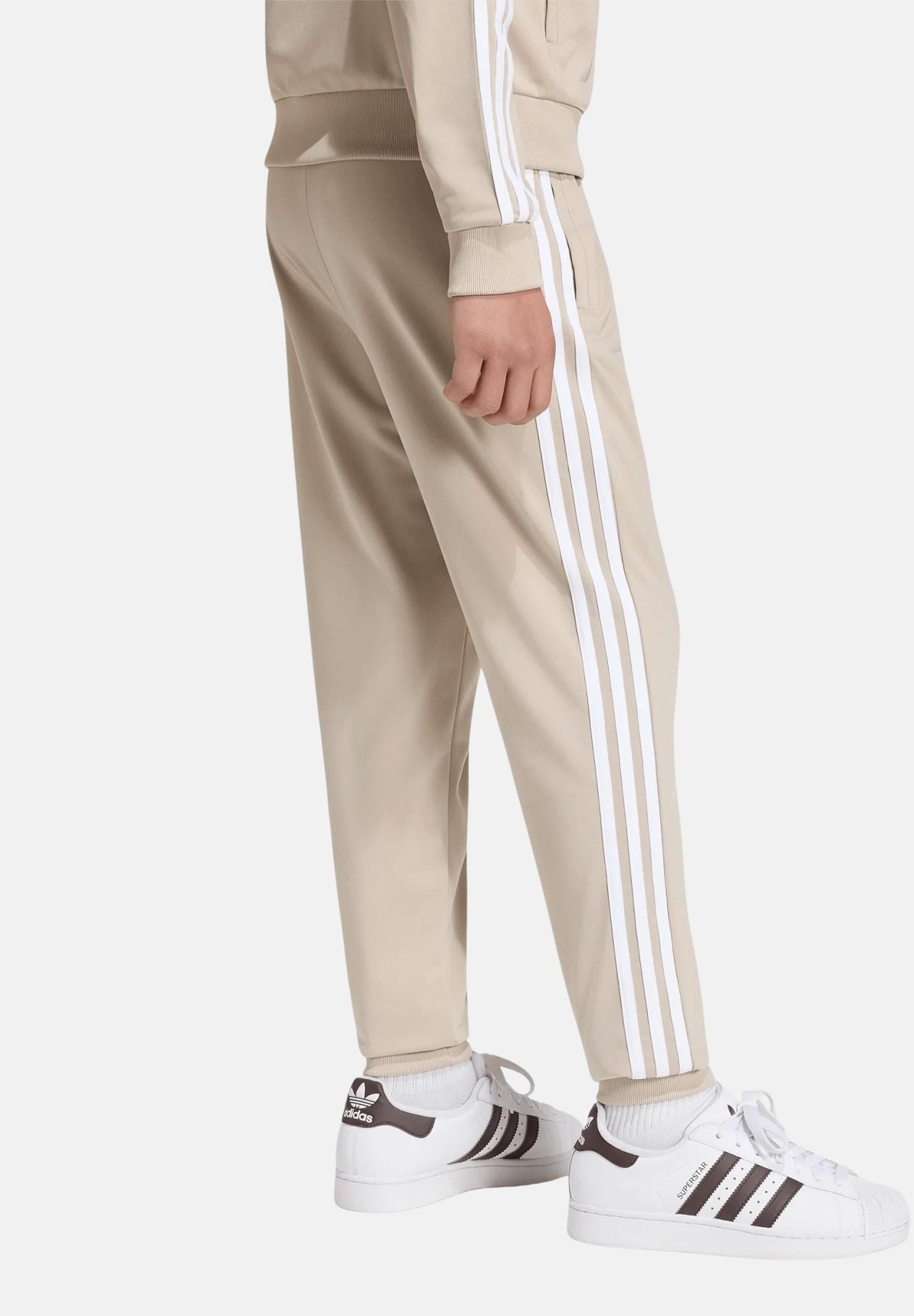 ADIDAS ORIGINALS Pantaloni SST TRACK PANTS Khaki Three beige per bambino e bambina IA2239 . ADIDAS ORIGINALS