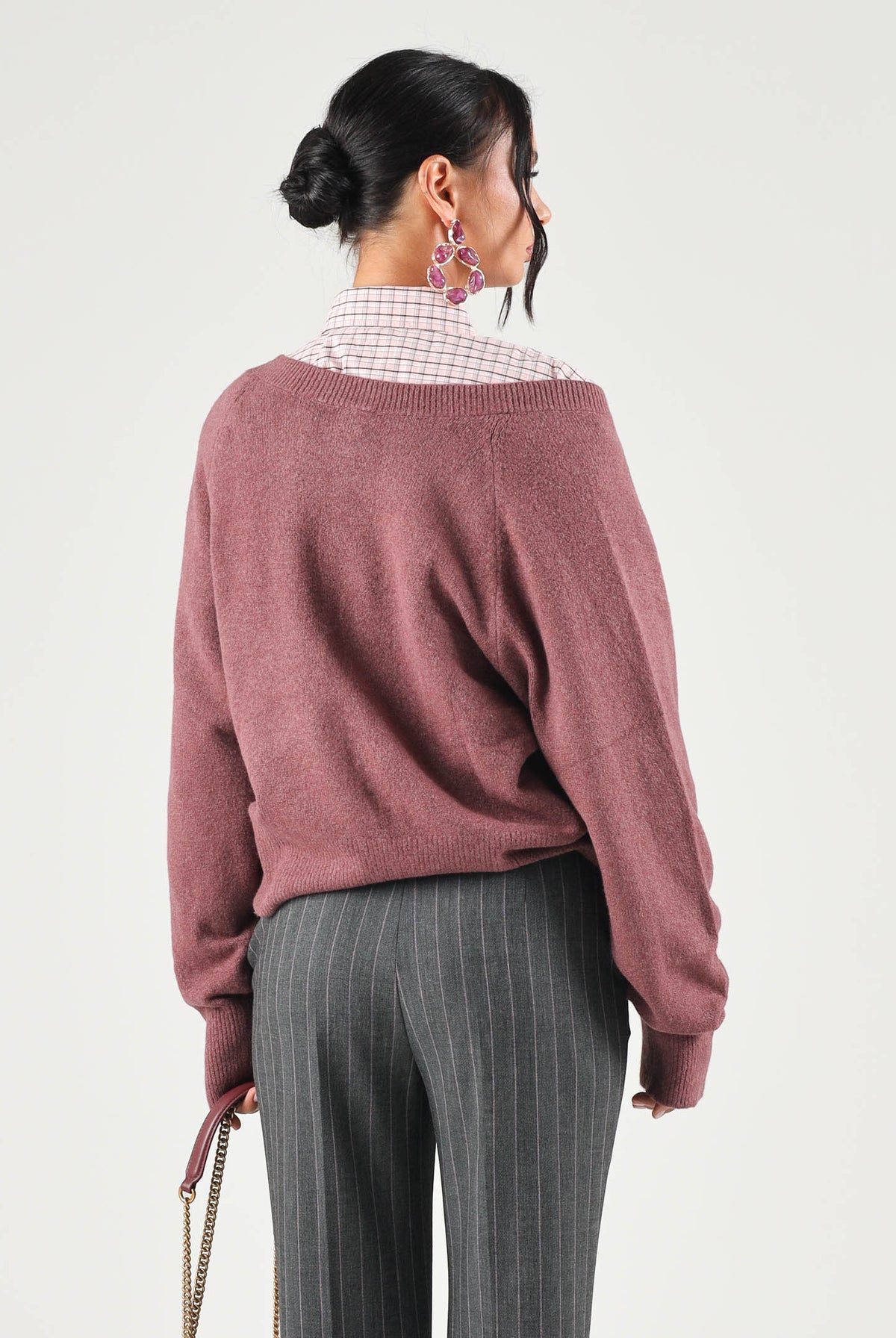 ADIDAS ORIGINALS Maglione scollo a V TREFOIL ESSENTIALS Quicri, bordeaux, donna. IA4443 . ADIDAS ORIGINALS