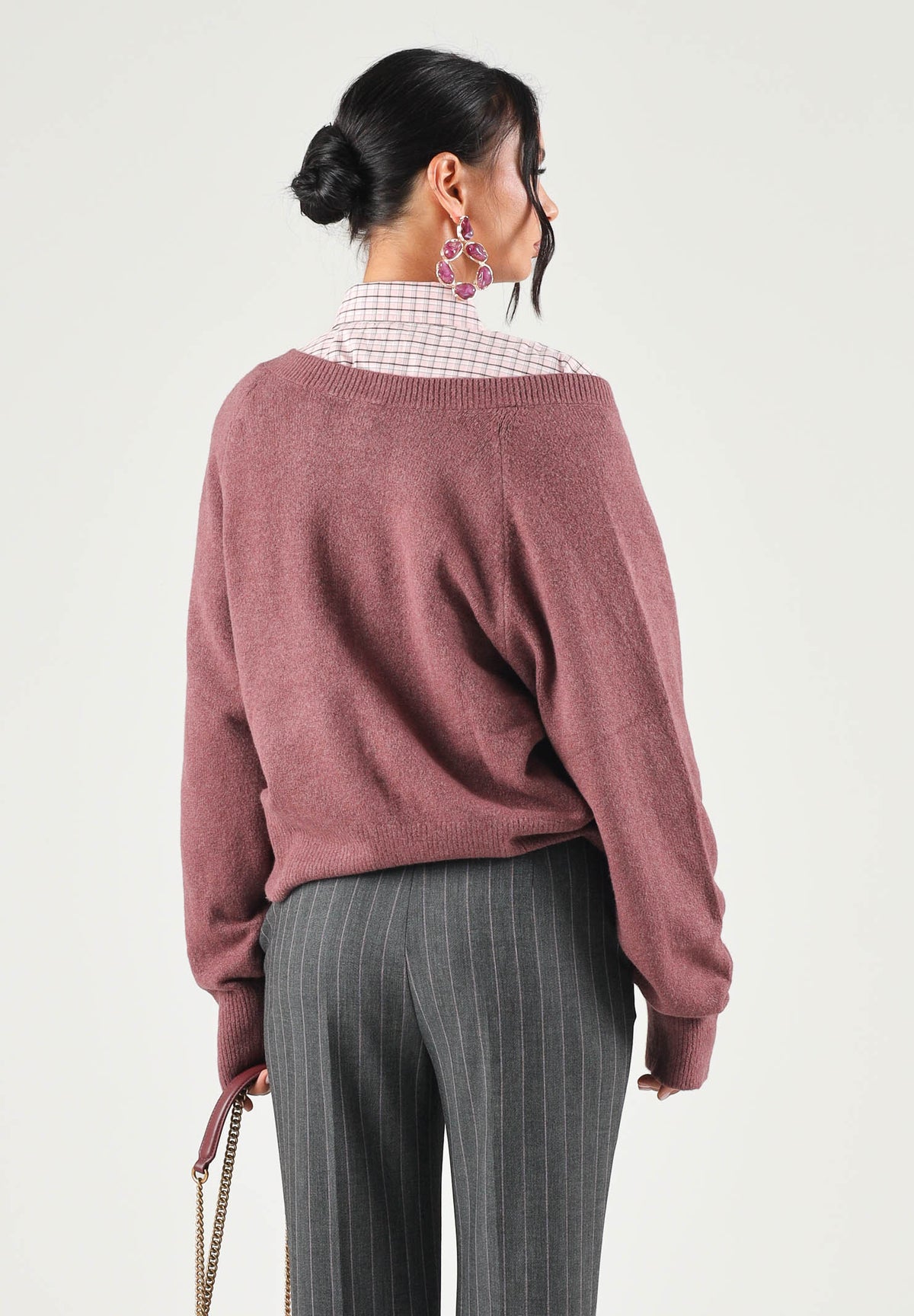 ADIDAS ORIGINALS Maglione scollo a V TREFOIL ESSENTIALS Quicri, bordeaux, donna. IA4443 . ADIDAS ORIGINALS