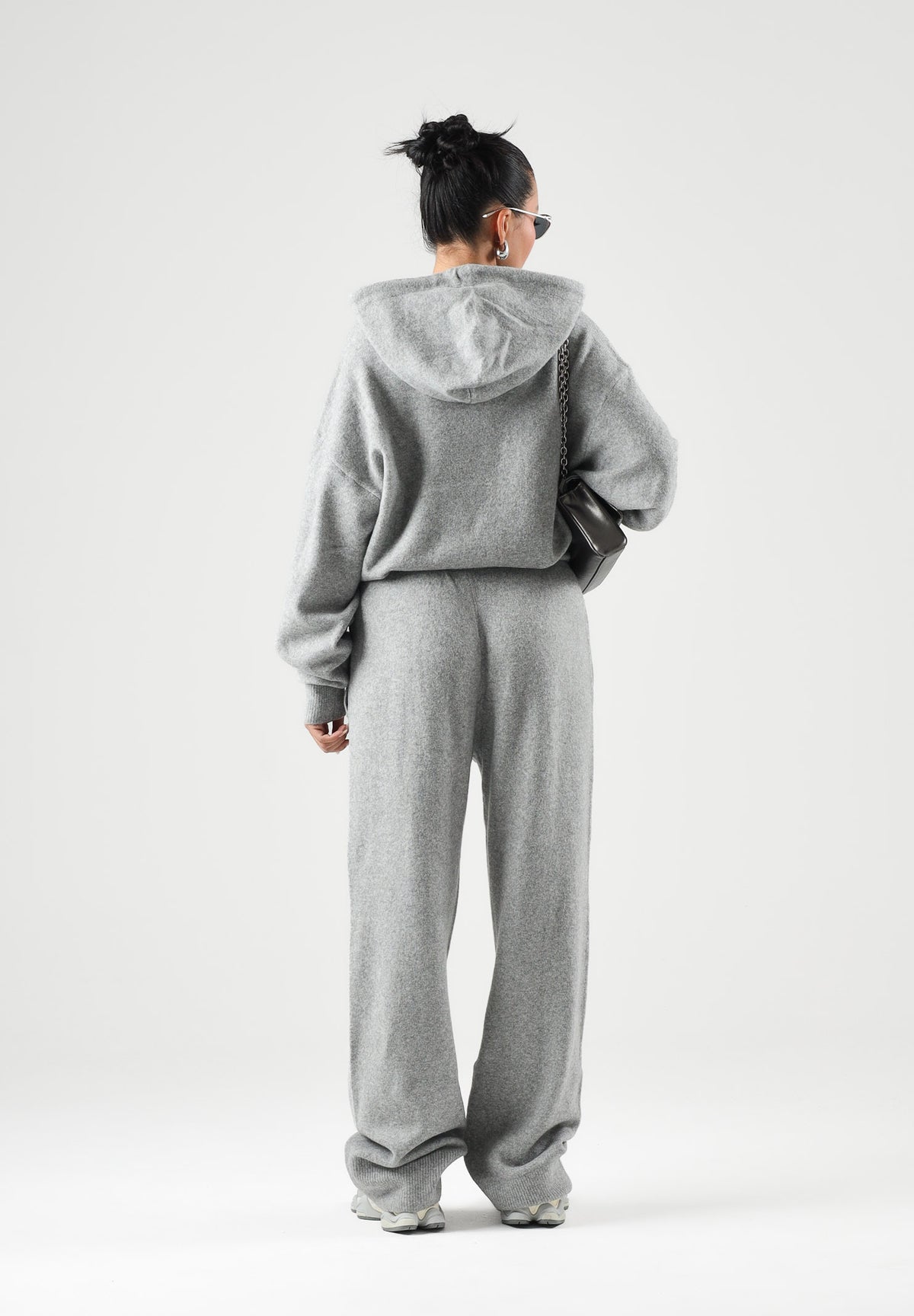 ADIDAS ORIGINALS Maglione con cappuccio KNIT HOODIE grigio per donna con coulisse e logo Trefoil IA4450 . ADIDAS ORIGINALS