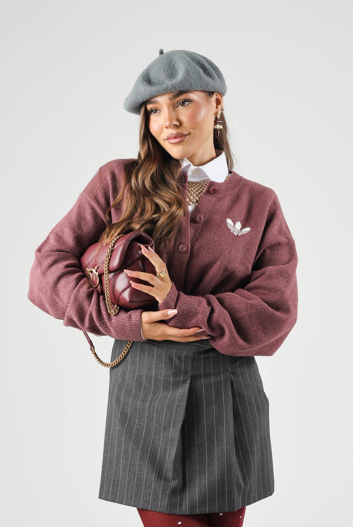 ADIDAS ORIGINALS Cardigan corto ESSENTIALS KNIT Burgundy, bordeaux, donna. IA4454 . ADIDAS ORIGINALS