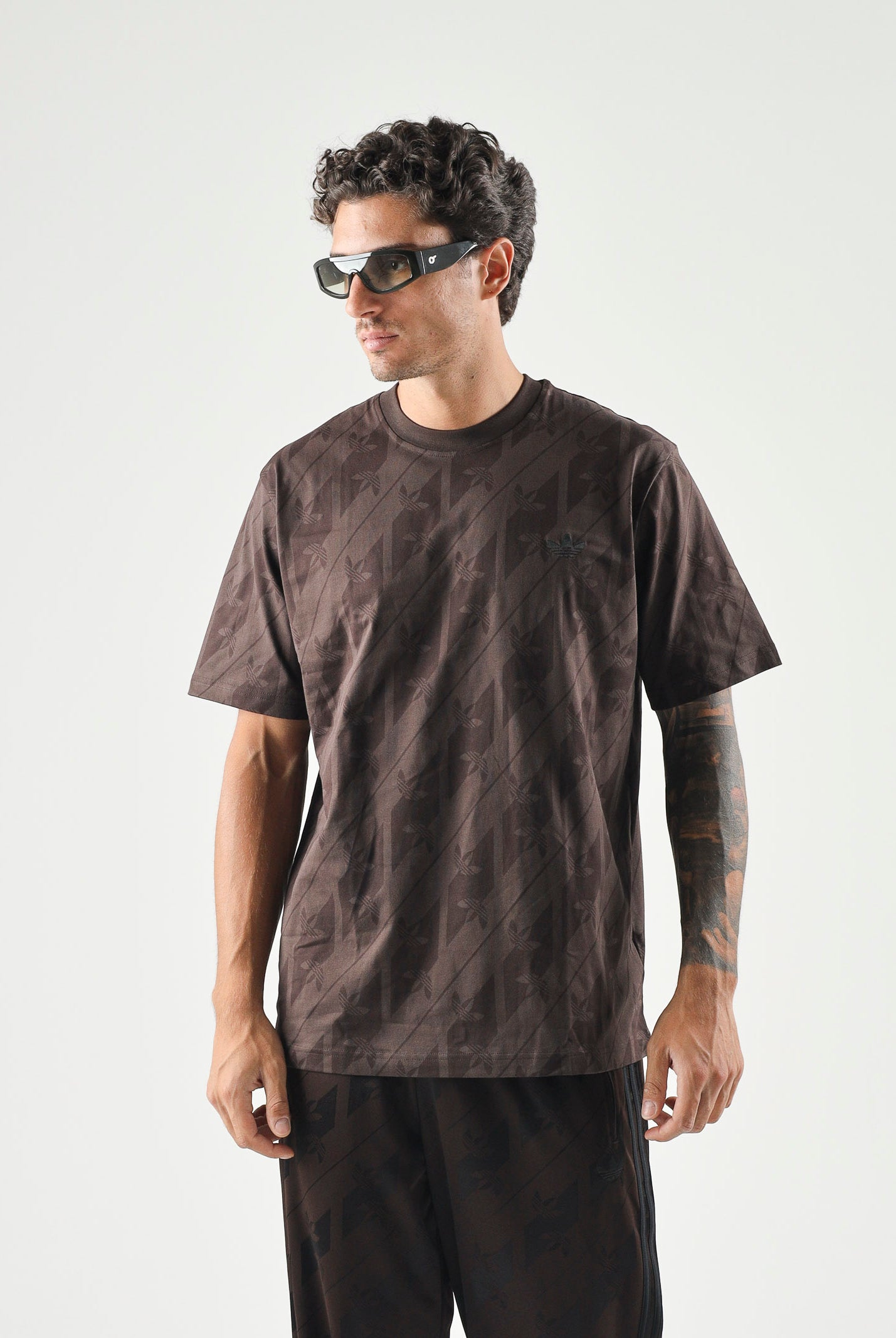 ADIDAS ORIGINALS T-shirt MONOGRAM AOP Aurora Coffee da uomo IA4531 . ADIDAS ORIGINALS