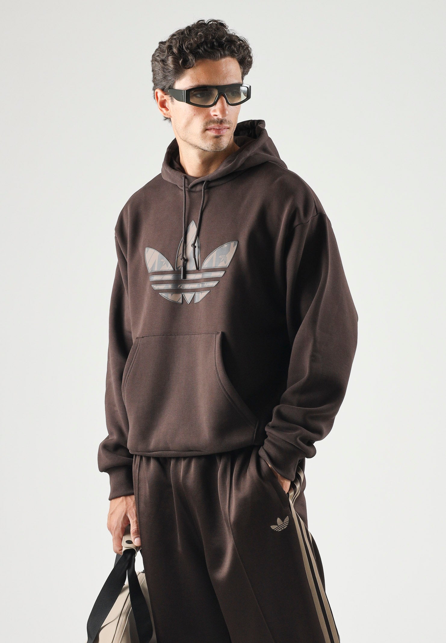 ADIDAS ORIGINALS Felpa con cappuccio MONO HOODED SWEAT Aucu marrone da uomo e donna IA4542 . ADIDAS ORIGINALS