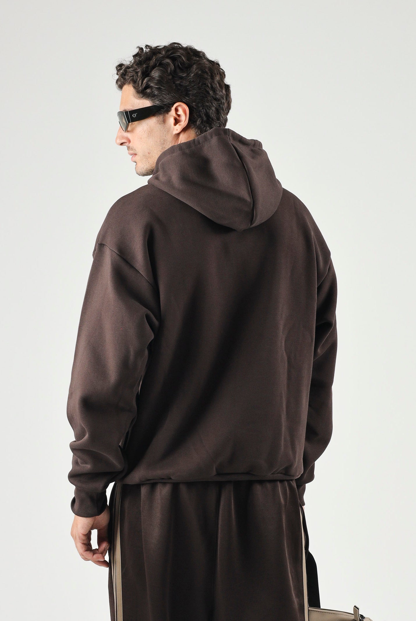 ADIDAS ORIGINALS Felpa con cappuccio MONO HOODED SWEAT Aucu marrone da uomo e donna IA4542 . ADIDAS ORIGINALS