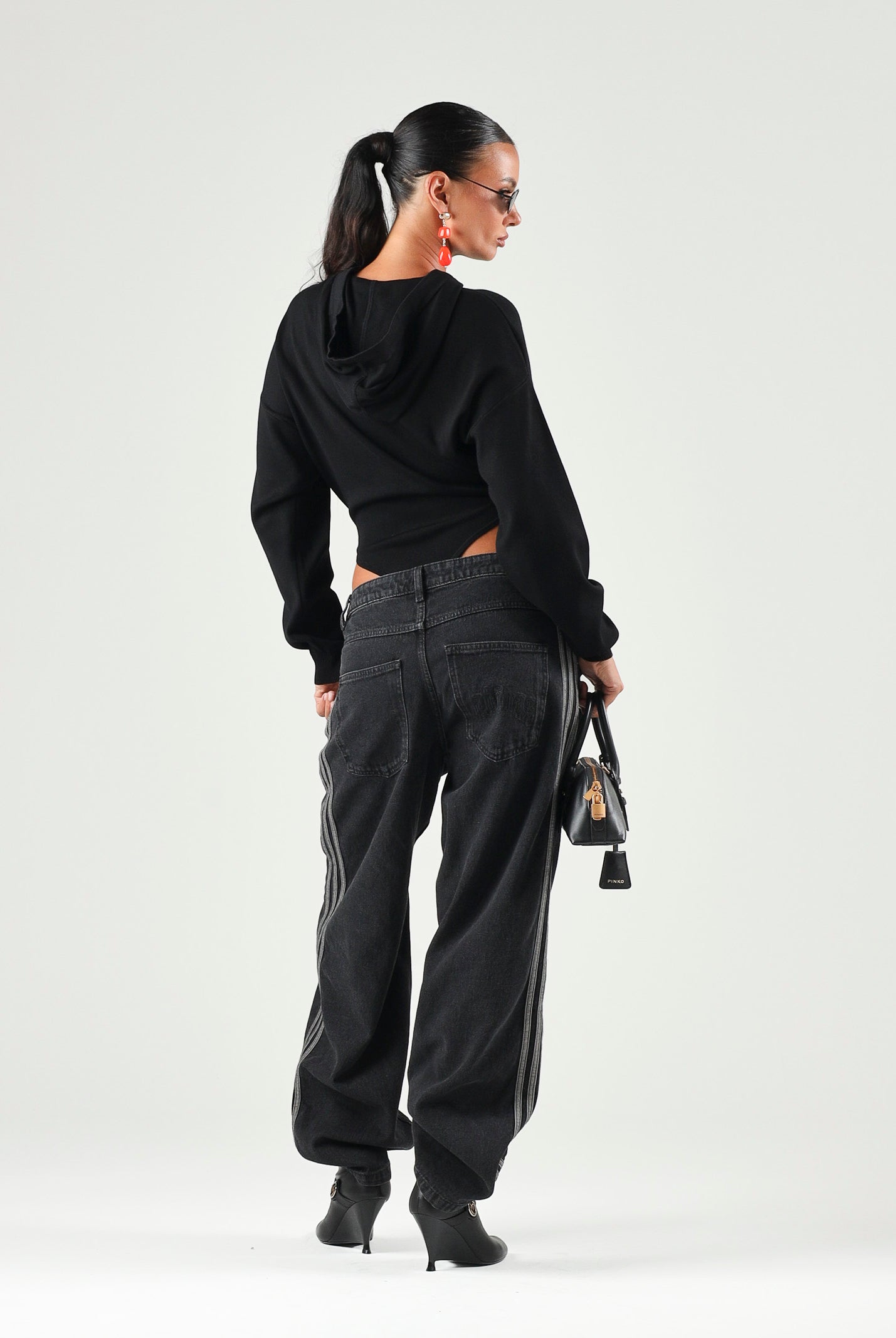 ADIDAS ORIGINALS Jeans CLASSIC STREET RELAXED da uomo e da donna IB6947 . ADIDAS ORIGINALS