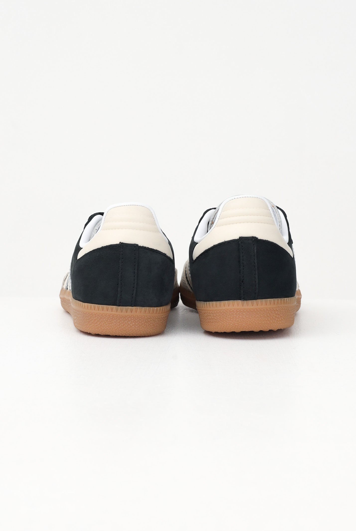 ADIDAS ORIGINALS Sneakers SAMBA OG nere e panna per uomo e donna IE5836 . ADIDAS ORIGINALS