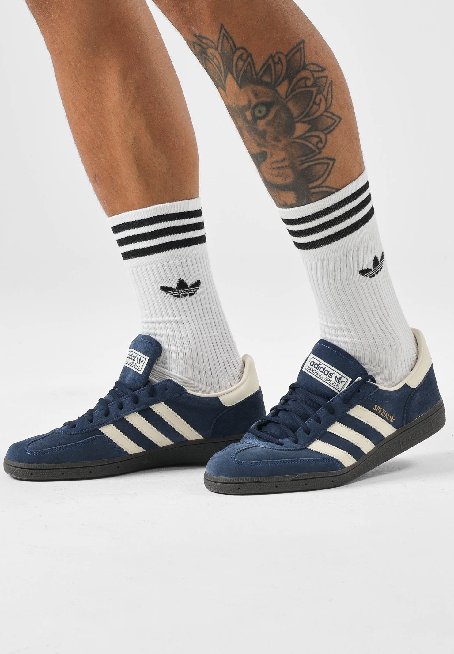 ADIDAS ORIGINALS Sneakers Handball Spezial blu da uomo con iconiche 3 stripes IF7087 . ADIDAS ORIGINALS