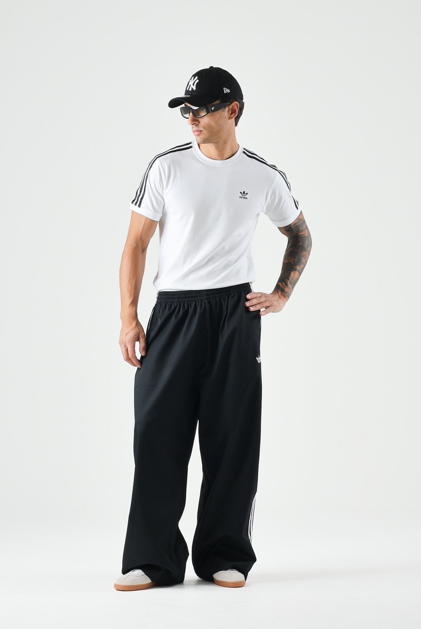 ADIDAS ORIGINALS T-shirt a manica corta 3-Stripes bianca per uomo e donna IR8051 . ADIDAS ORIGINALS