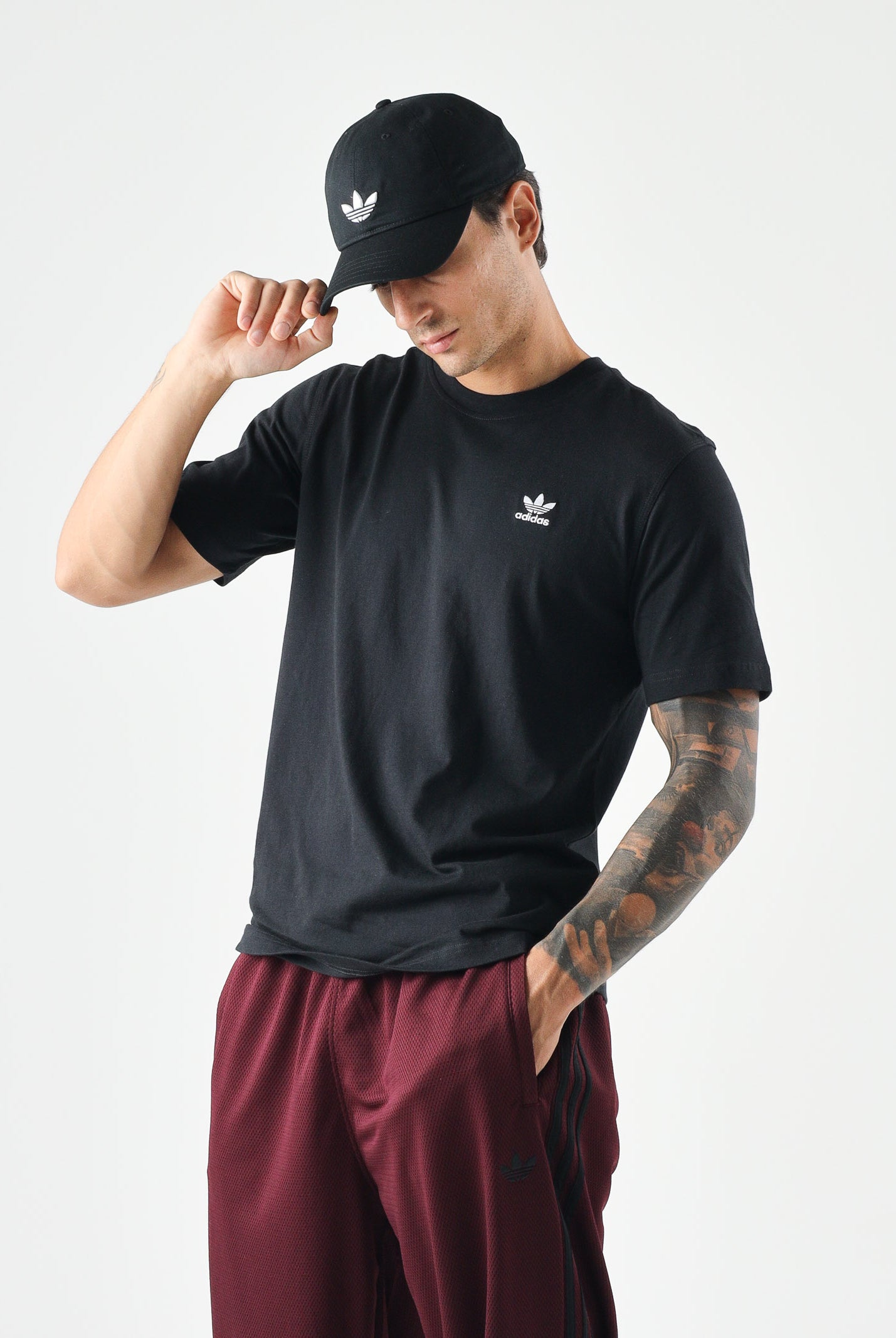 ADIDAS ORIGINALS T-shirt a manica corta Trefoil Essentials nera da uomo JI8545 . ADIDAS ORIGINALS