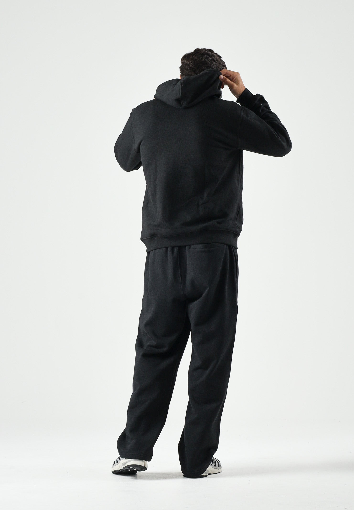 ADIDAS ORIGINALS Felpa con cappuccio Trefoil Essentials Loose nera da uomo JV6056 . ADIDAS ORIGINALS