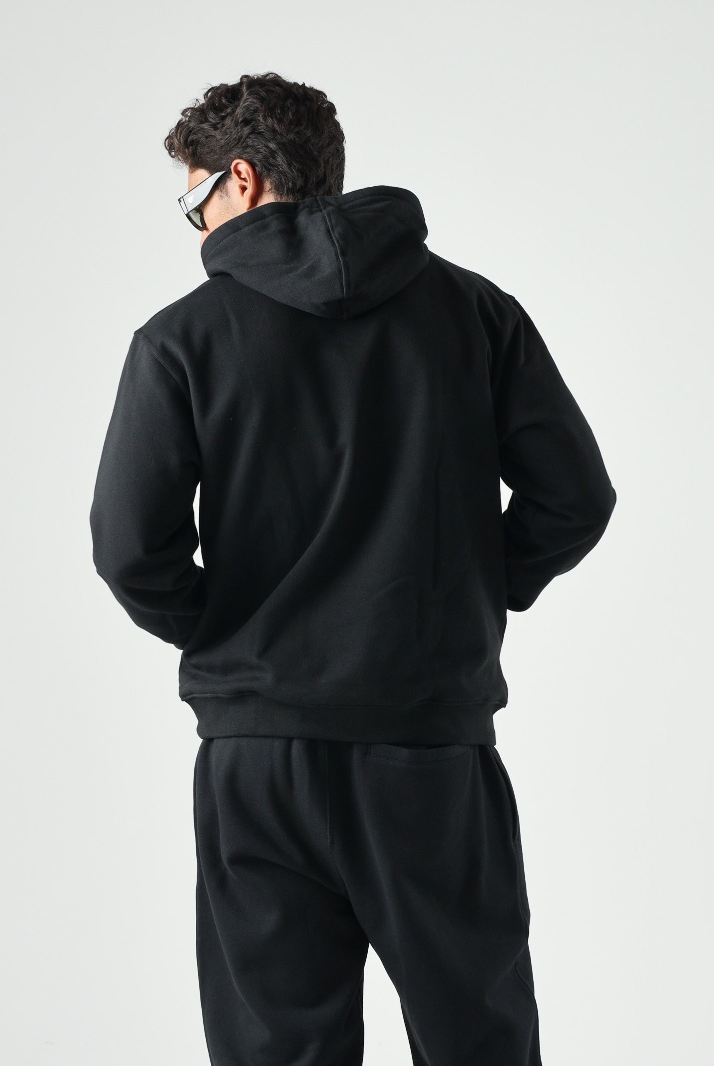 ADIDAS ORIGINALS Felpa con cappuccio Trefoil Essentials Loose nera da uomo JV6056 . ADIDAS ORIGINALS