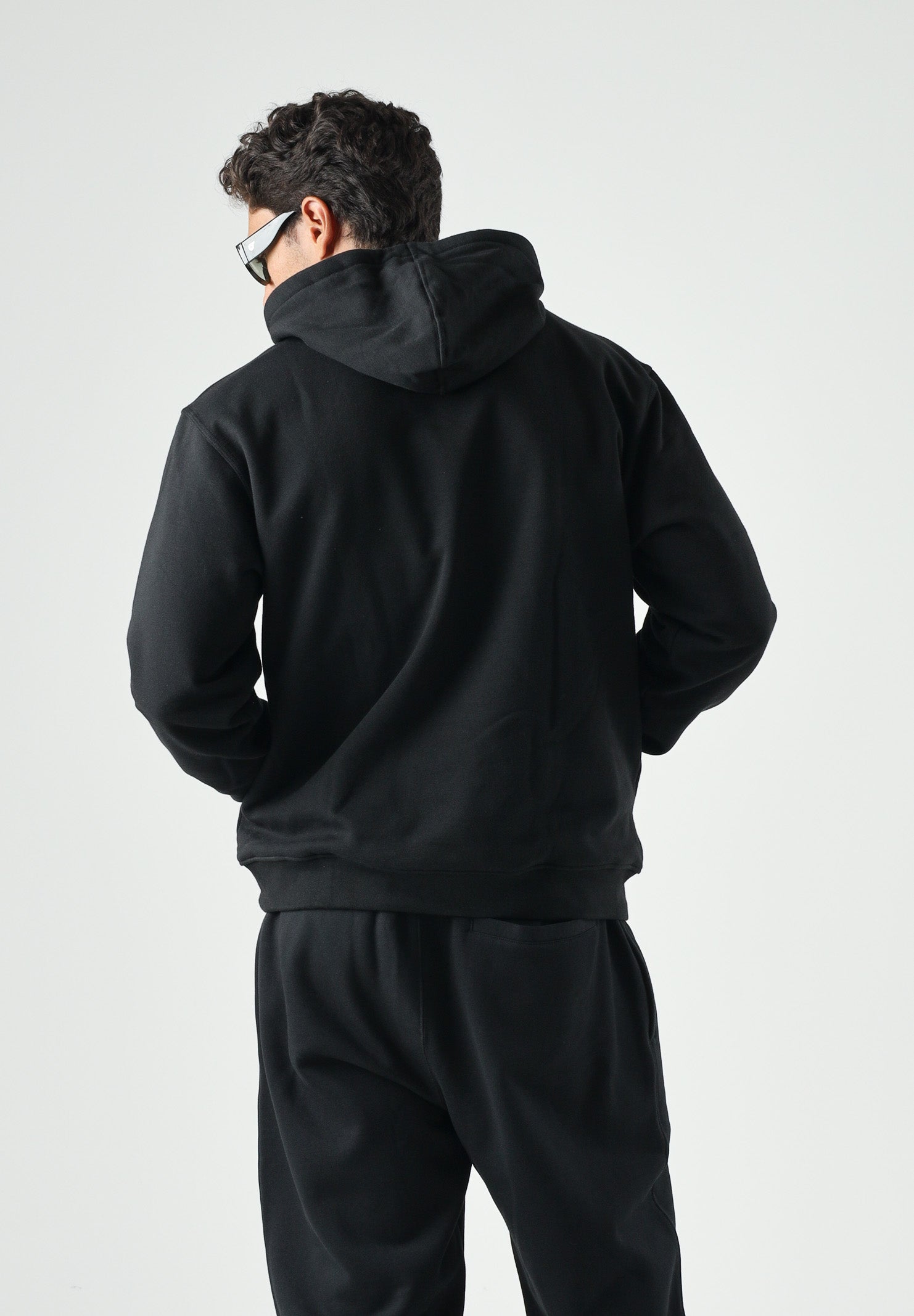 ADIDAS ORIGINALS Felpa con cappuccio Trefoil Essentials Loose nera da uomo JV6056 . ADIDAS ORIGINALS