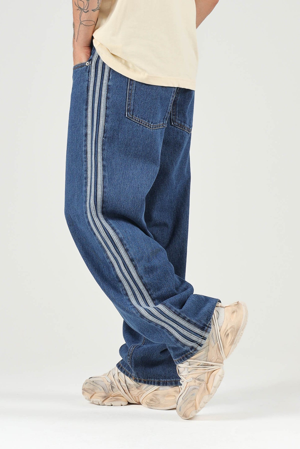 ADIDAS ORIGINALS Jeans Firebird Adicolor in denim medio da uomo KD1499 . ADIDAS ORIGINALS