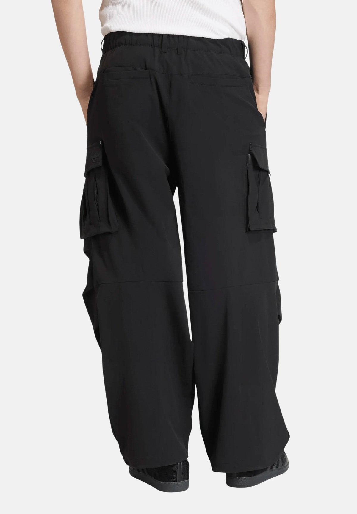 ADIDAS ORIGINALS Pantaloni UTILITY ESSENTIALS neri da uomo KD2780 . ADIDAS ORIGINALS