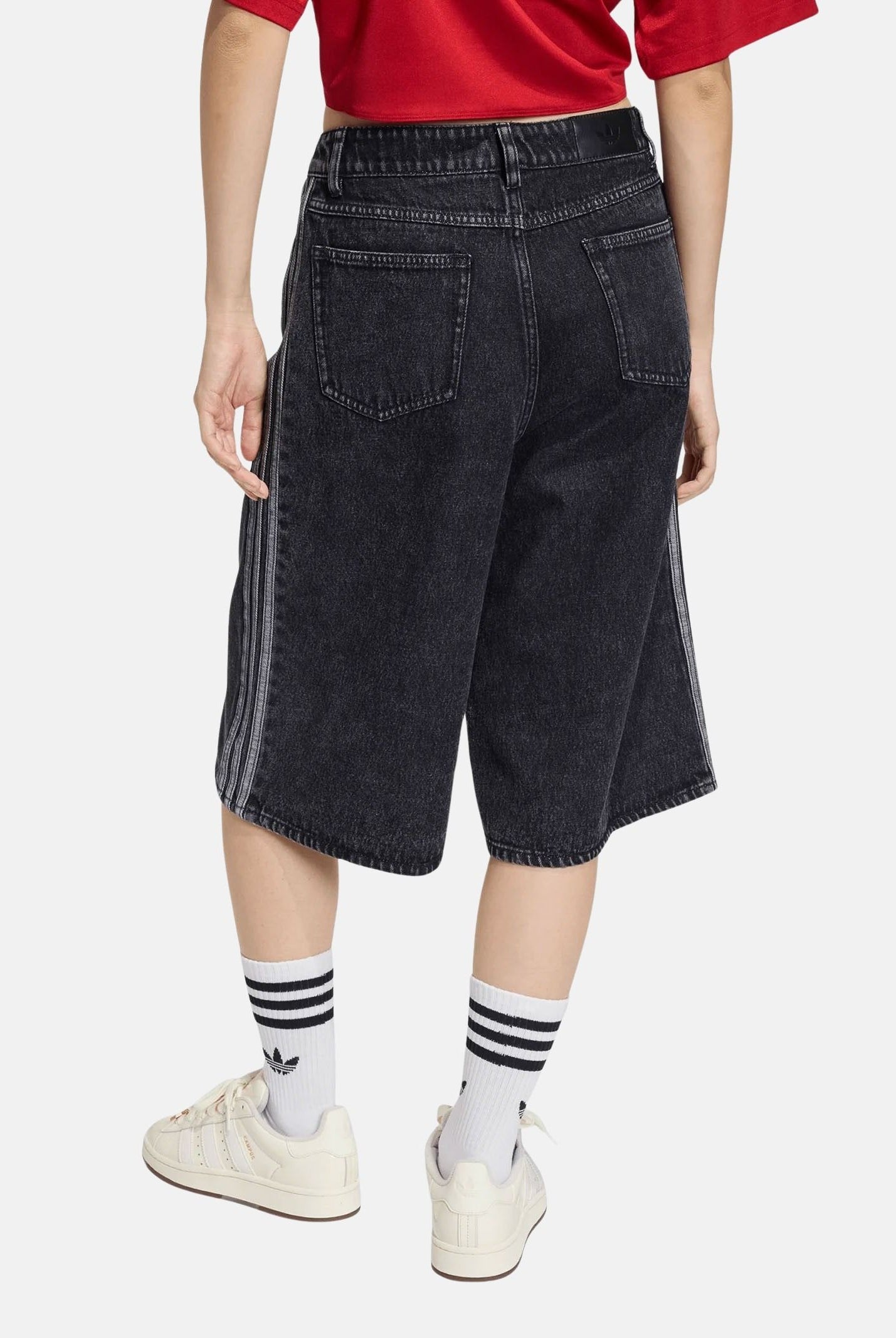 ADIDAS ORIGINALS Bermuda Firebird in denim nero da donna con iconiche 3-stripes KD2916 . ADIDAS ORIGINALS