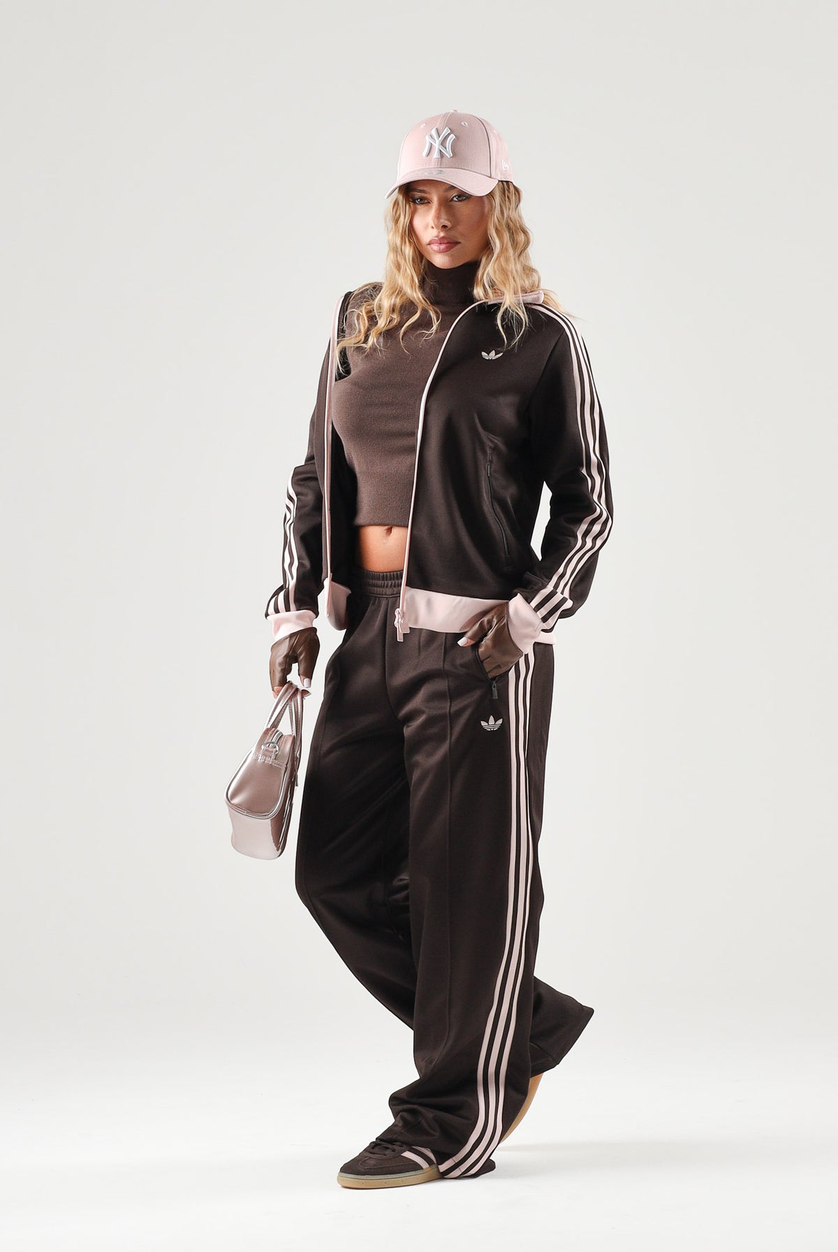 ADIDAS ORIGINALS Pantalone sportivo CLASSIC TRACK PANTS marrone e rosa da donna KD3749 . ADIDAS ORIGINALS