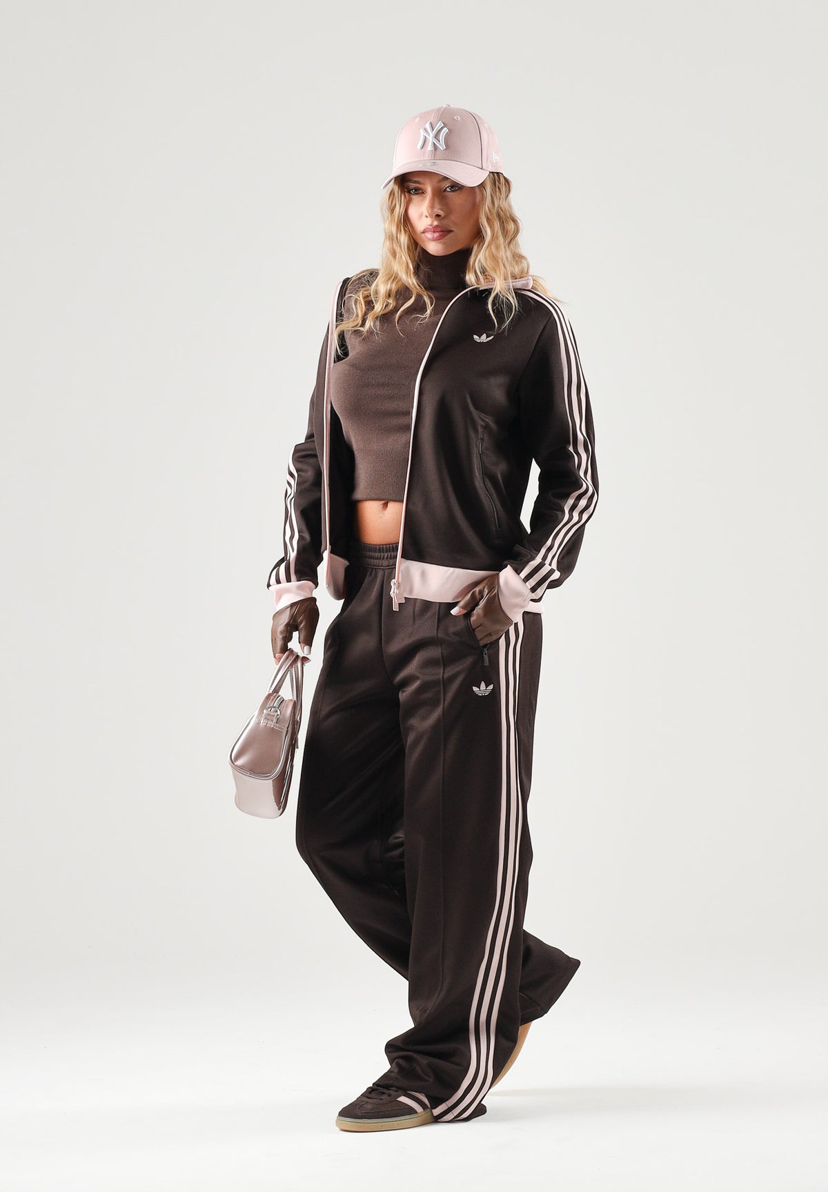 ADIDAS ORIGINALS Pantalone sportivo CLASSIC TRACK PANTS marrone e rosa da donna KD3749 . ADIDAS ORIGINALS