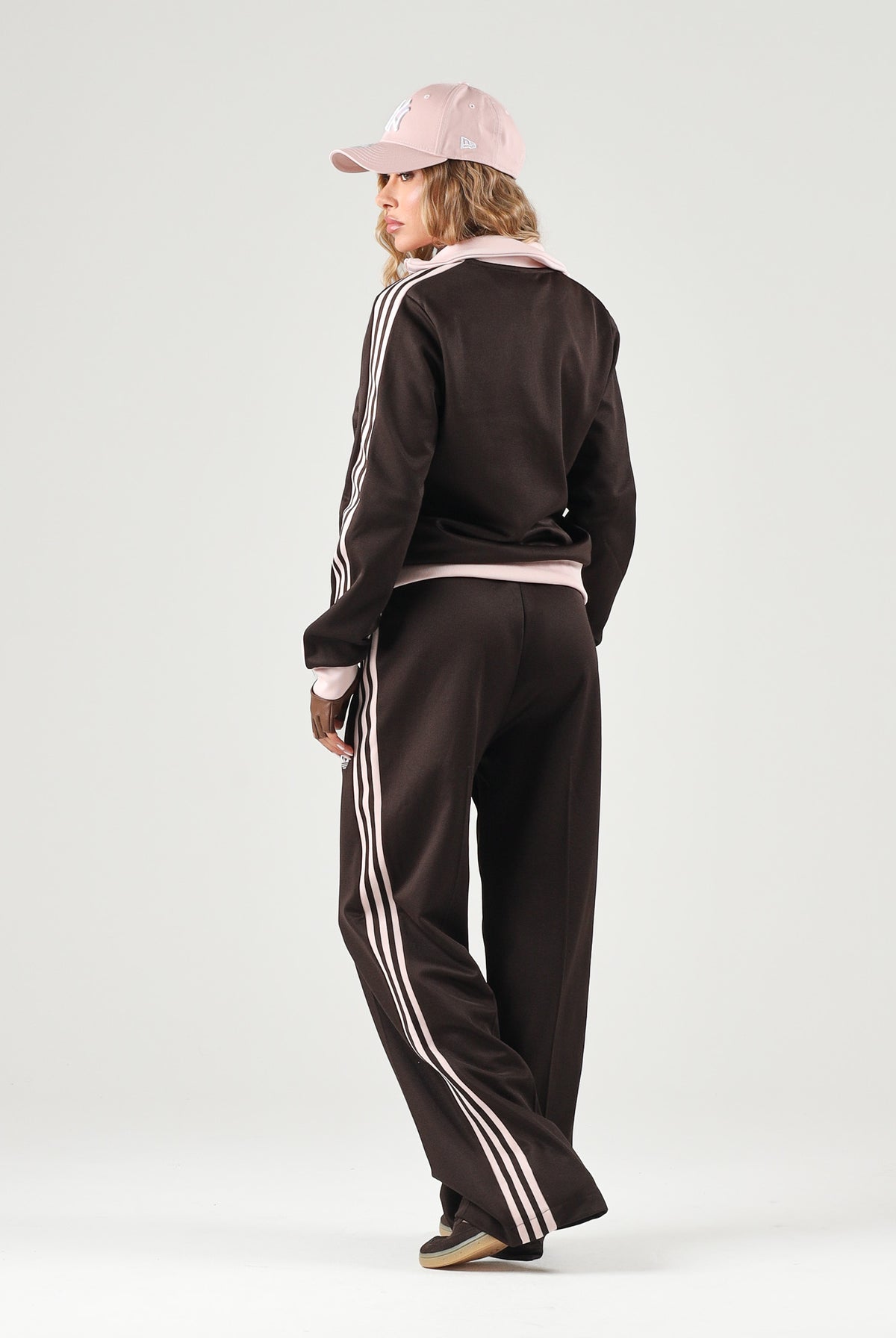 ADIDAS ORIGINALS Pantalone sportivo CLASSIC TRACK PANTS marrone e rosa da donna KD3749 . ADIDAS ORIGINALS