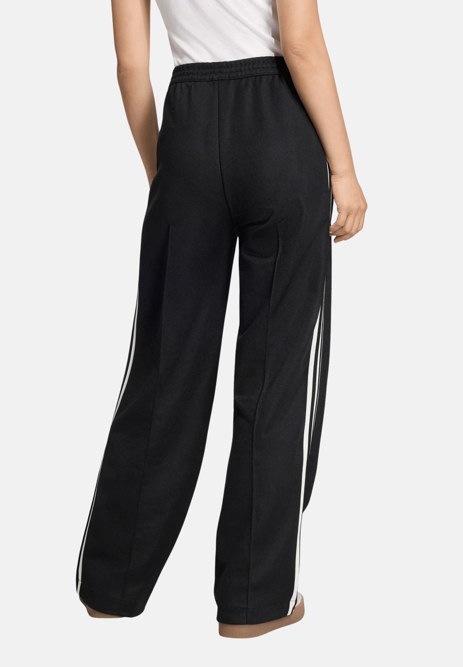 ADIDAS ORIGINALS Pantaloni CLASSIC TRACK PANTS nero da donna con iconiche 3-Stripes a contrasto KD7965 . ADIDAS ORIGINALS