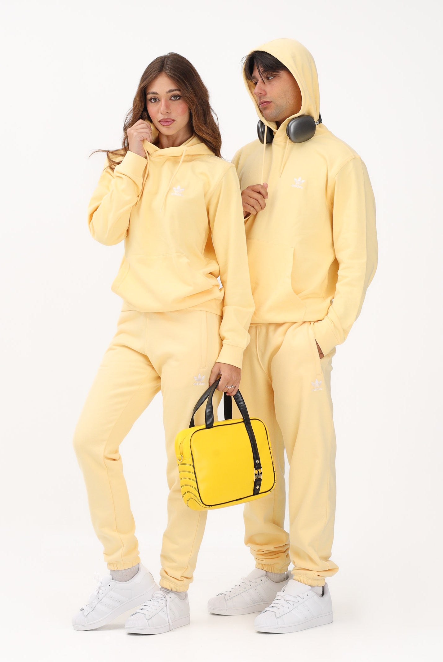 ADIDAS ORIGINALS Pantalone sportivo TREFOIL ESSENTIALS giallo per uomo e donna KE1159 . ADIDAS ORIGINALS