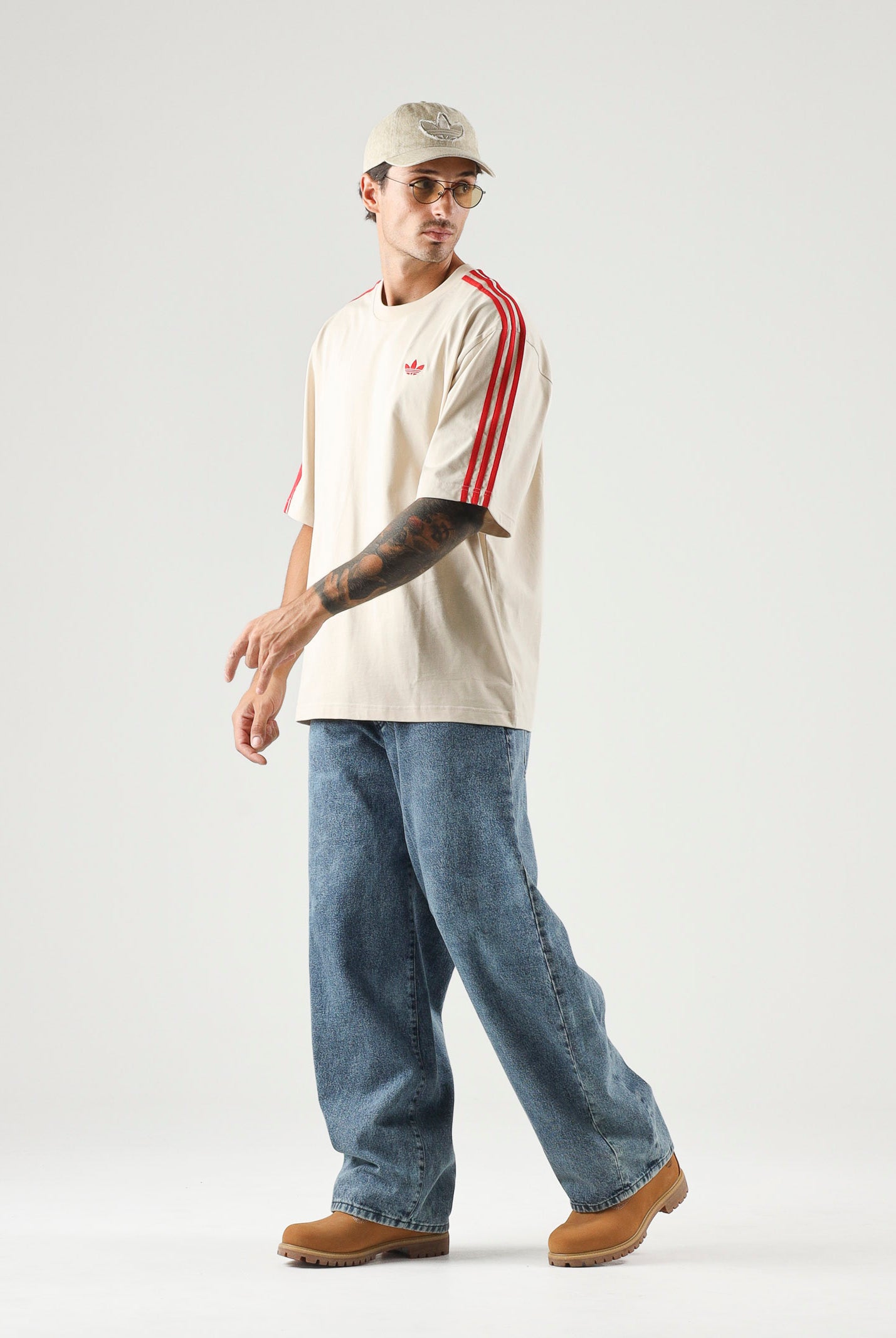 ADIDAS ORIGINALS T-shirt ADICOLOR Crystal Linen beige da uomo con iconiche 3-stripes KE1589 . ADIDAS ORIGINALS