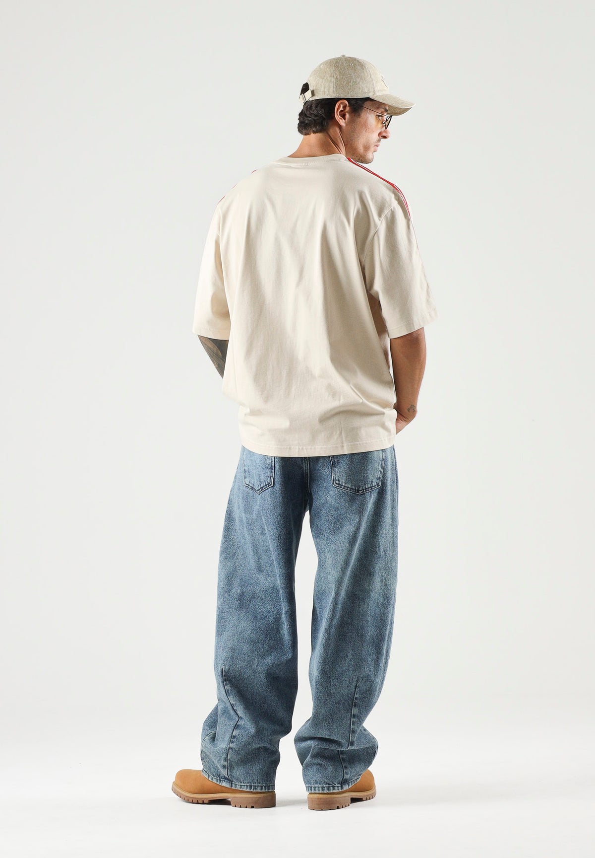 ADIDAS ORIGINALS T-shirt ADICOLOR Crystal Linen beige da uomo con iconiche 3-stripes KE1589 . ADIDAS ORIGINALS