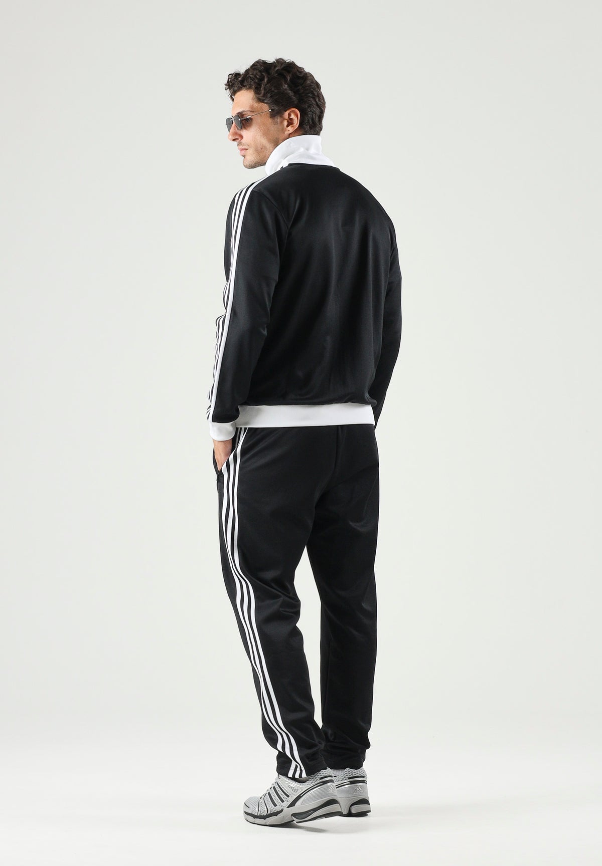 ADIDAS ORIGINALS Pantaloni sportivi nero da uomo KE3530 . ADIDAS ORIGINALS