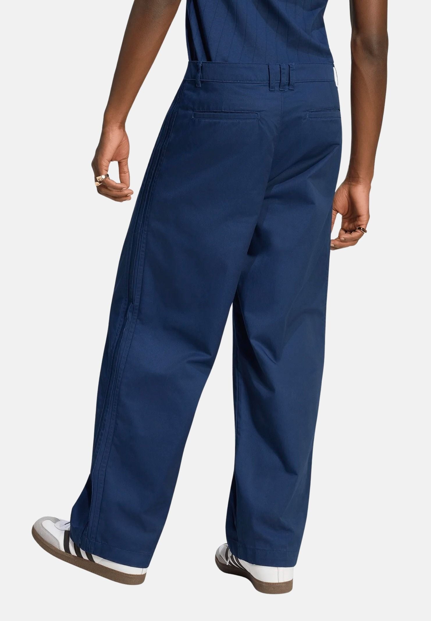 ADIDAS ORIGINALS Pantaloni casual 3-Stripes Pleated Pants nindig blu, colore basico blu, per uomo e donna. KE4176 . ADIDAS ORIGINALS