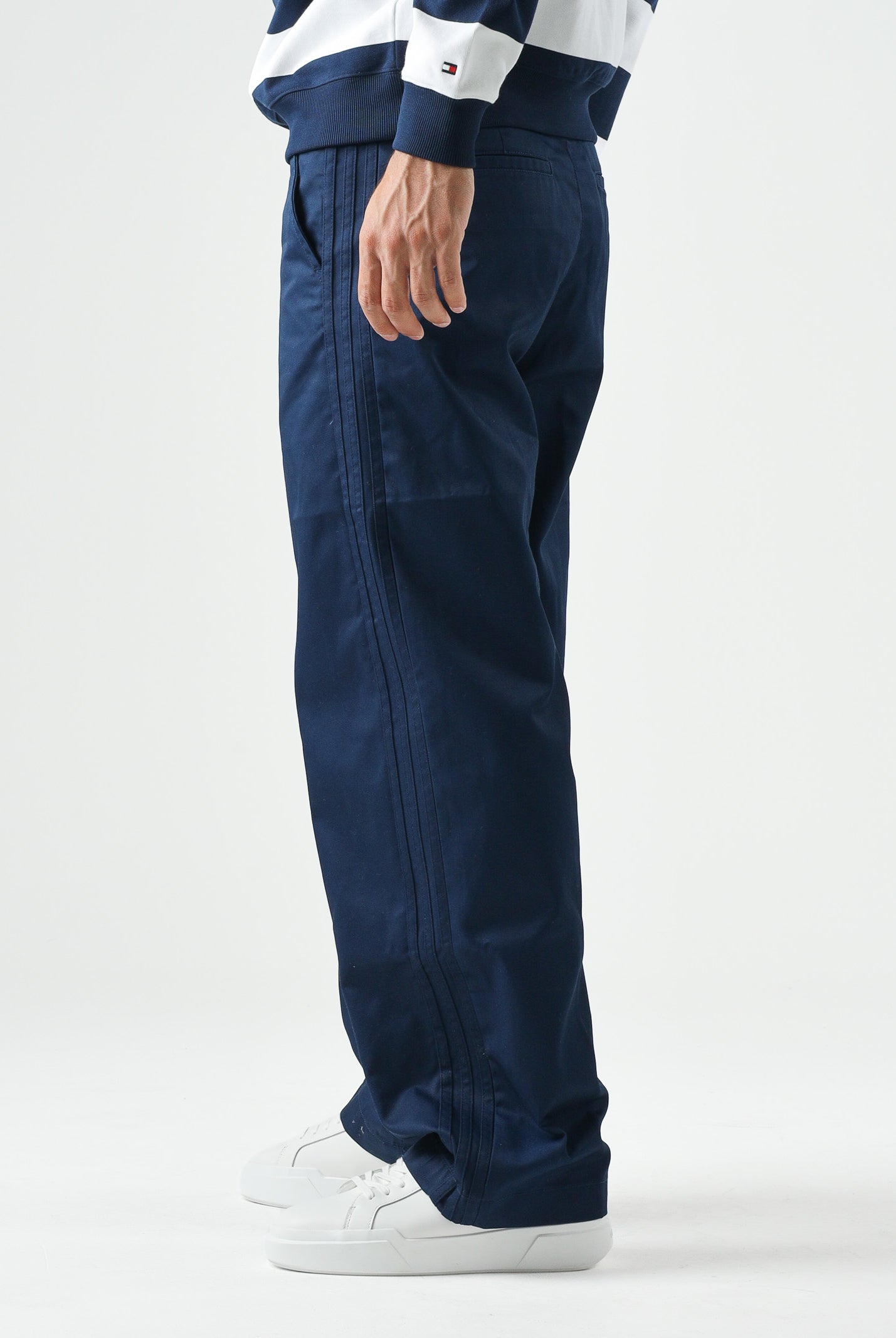 ADIDAS ORIGINALS Pantaloni casual 3-Stripes Pleated Pants nindig blu, colore basico blu, per uomo e donna. KE4176 . ADIDAS ORIGINALS