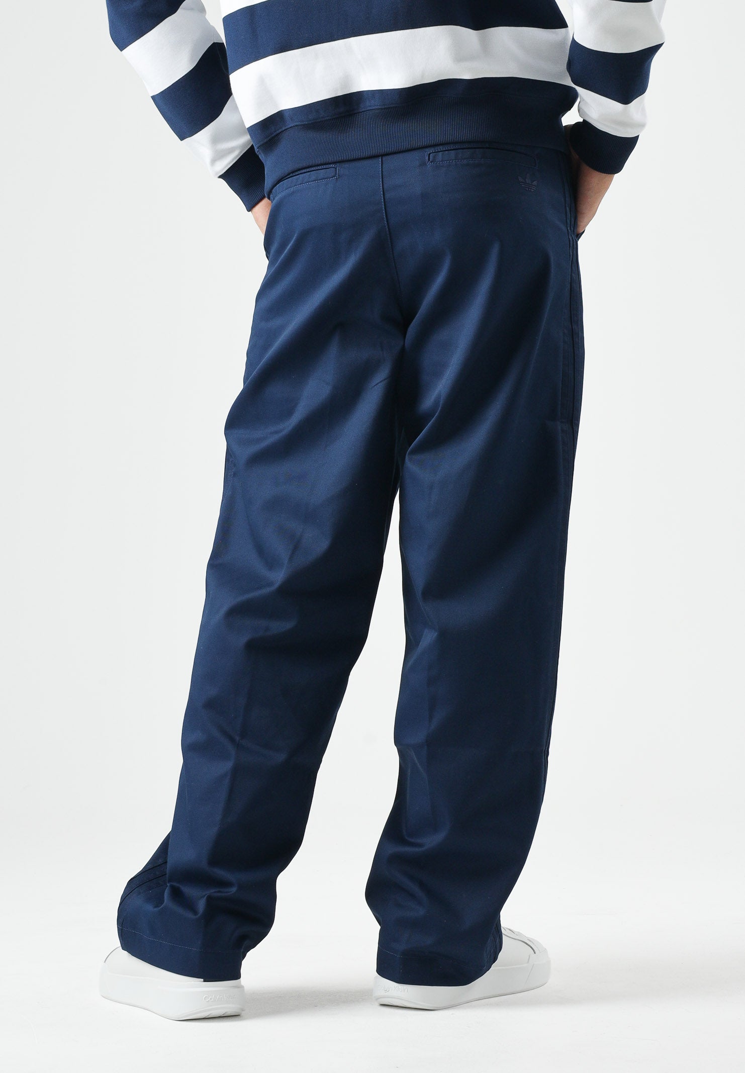 ADIDAS ORIGINALS Pantaloni casual 3-Stripes Pleated Pants nindig blu, colore basico blu, per uomo e donna. KE4176 . ADIDAS ORIGINALS