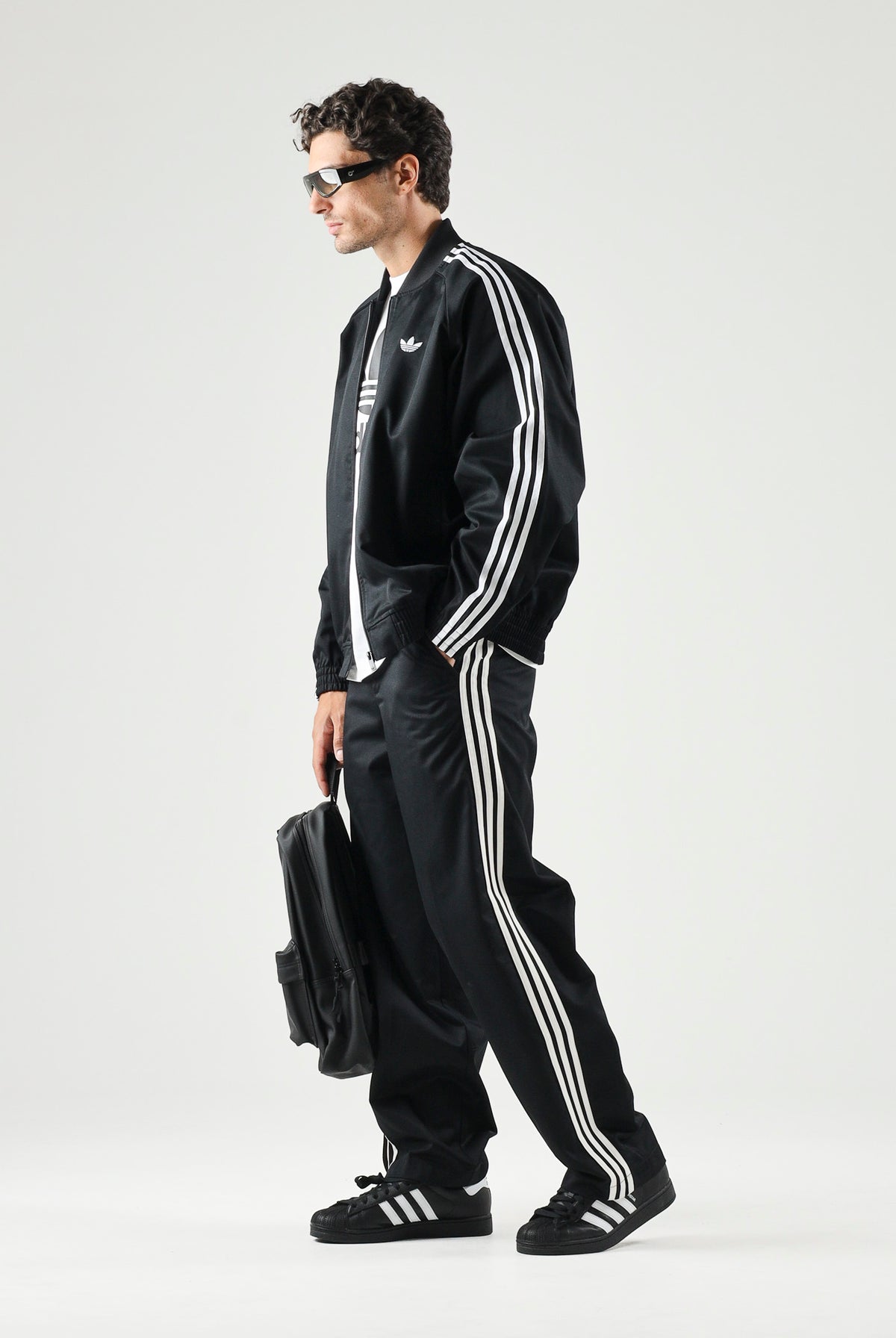 ADIDAS ORIGINALS Pantaloni casual PLEATED 3 stripes nero per uomo e donna KE4177 . ADIDAS ORIGINALS