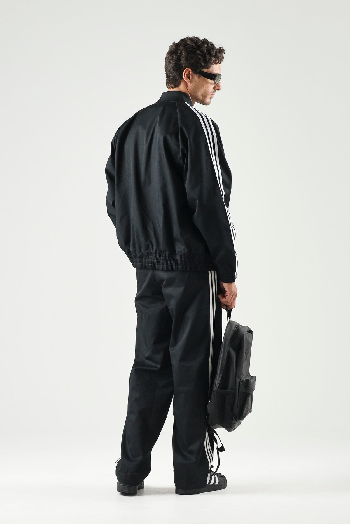 ADIDAS ORIGINALS Pantaloni casual PLEATED 3 stripes nero per uomo e donna KE4177 . ADIDAS ORIGINALS